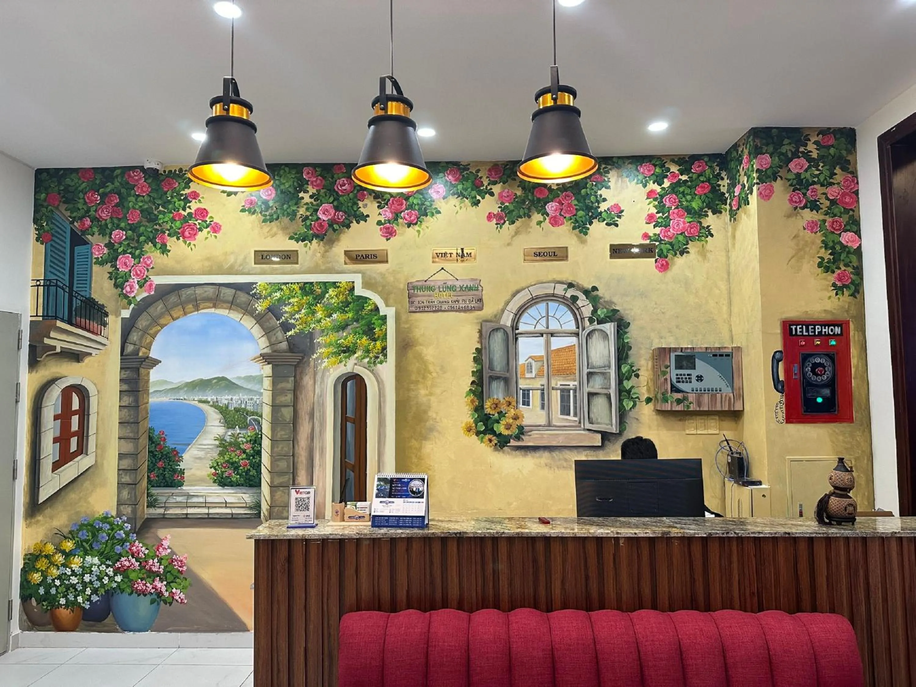 Communal lounge/ TV room in Thung Lũng Xanh TQK Hotel