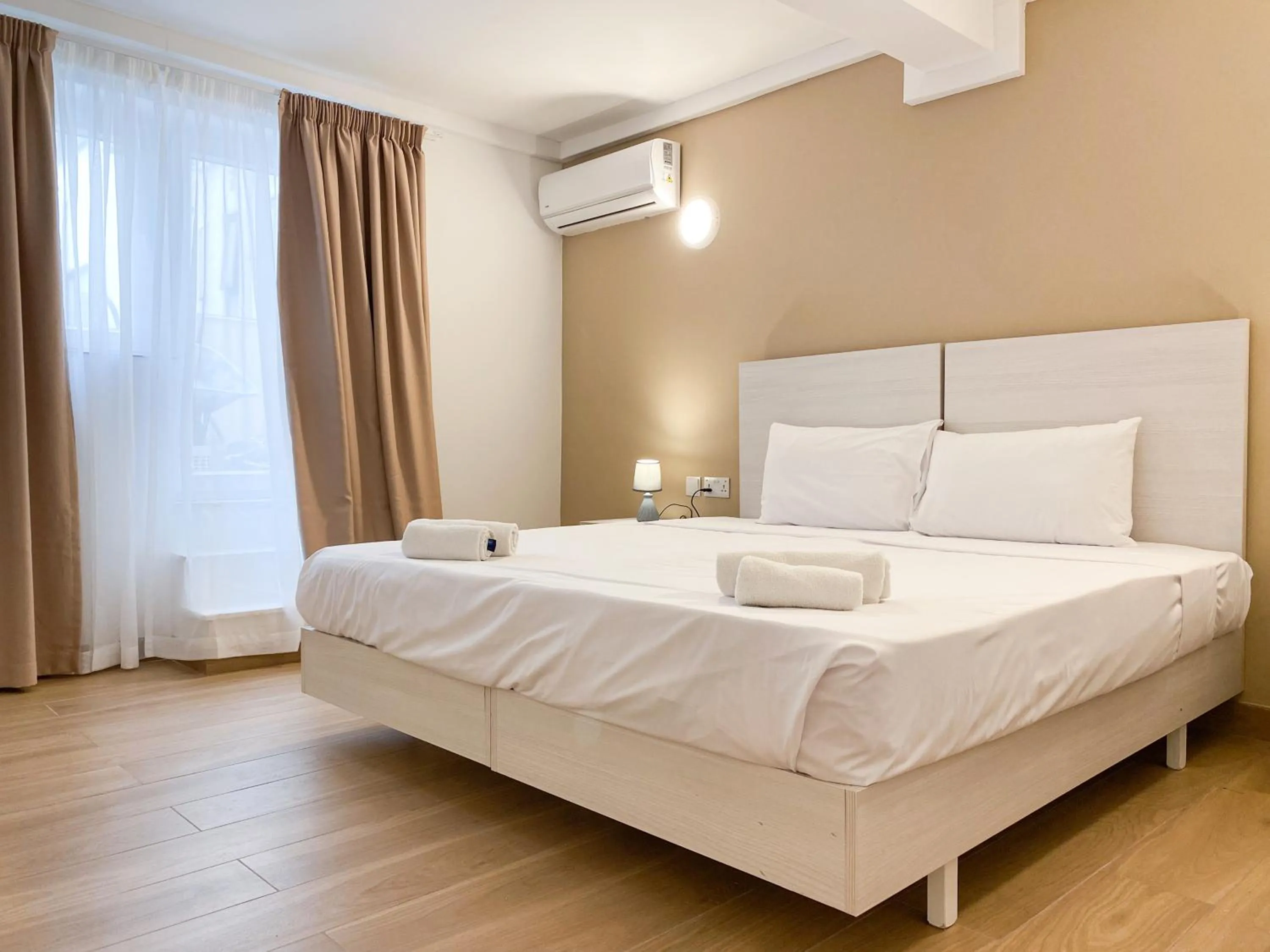 Bed in Miami Apartments