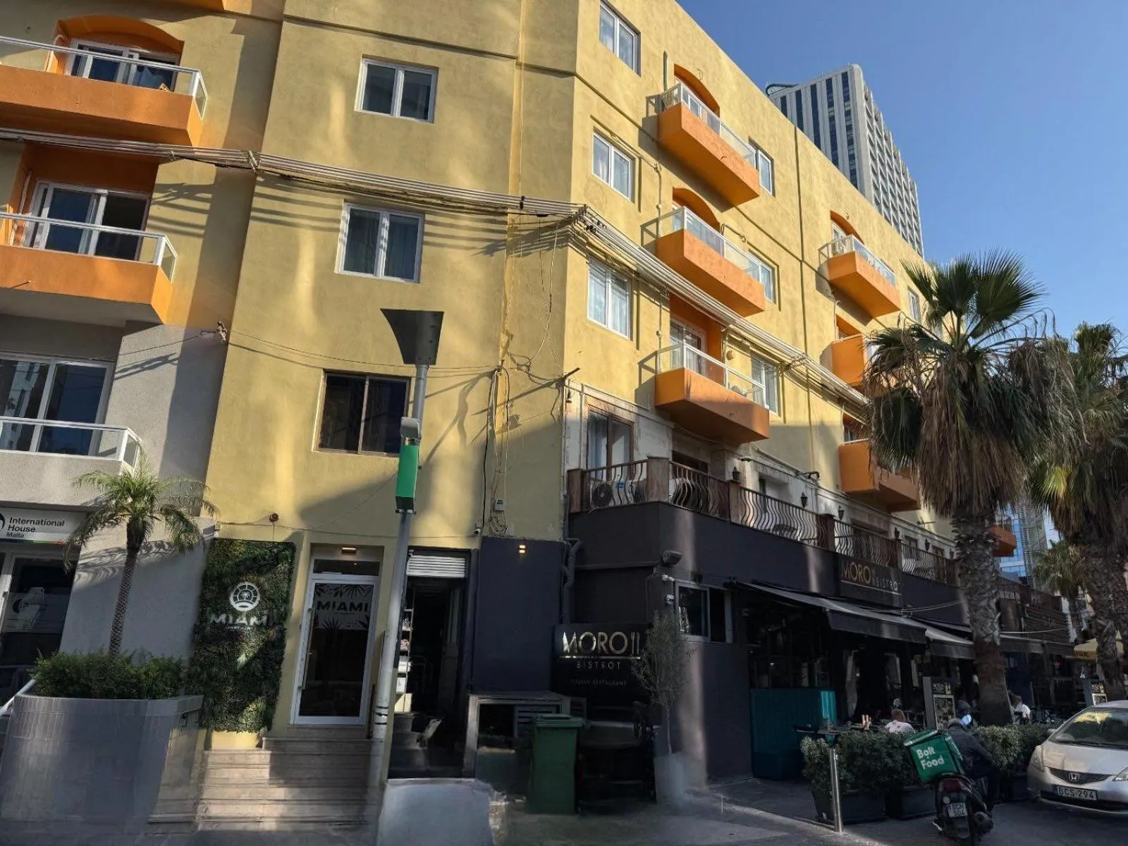 Property building in Miami Apartments