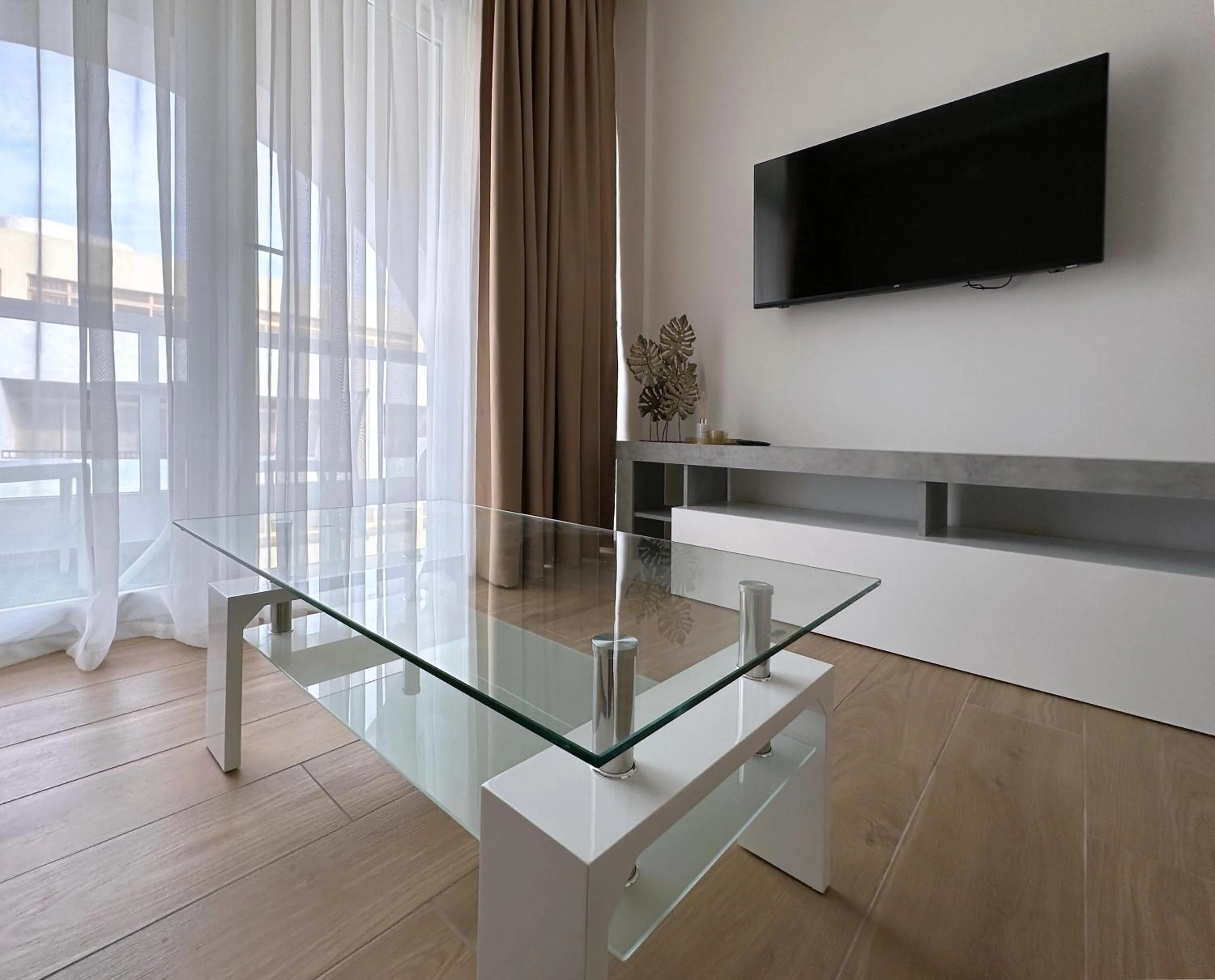 TV and multimedia in Miami Apartments