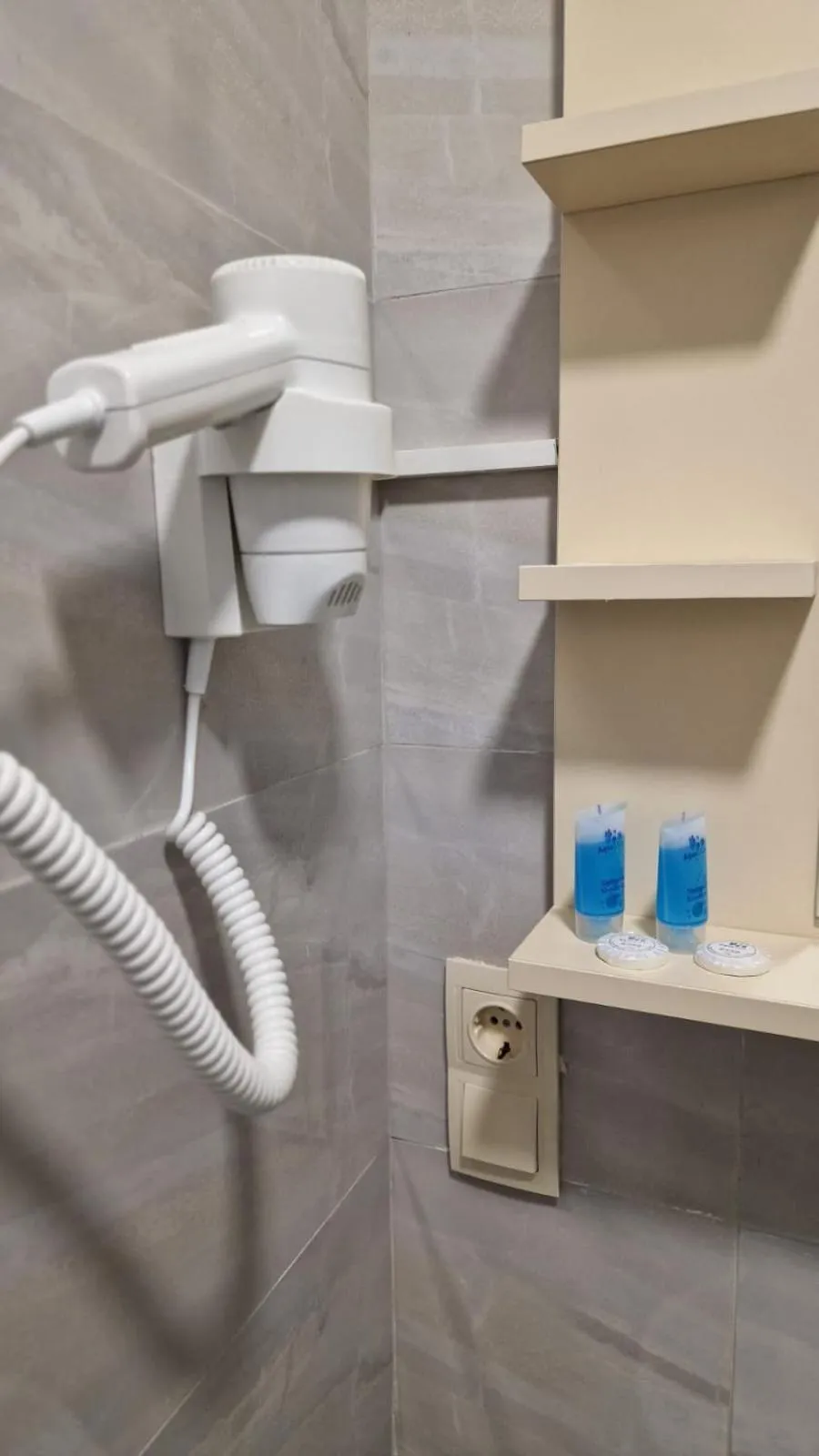 Bathroom in Salami Residence