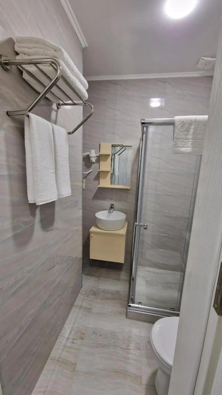 Shower in Salami Residence