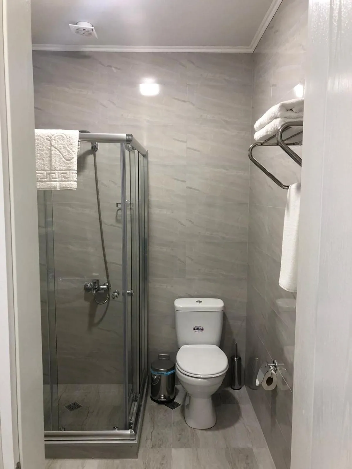 Bathroom in Salami Residence