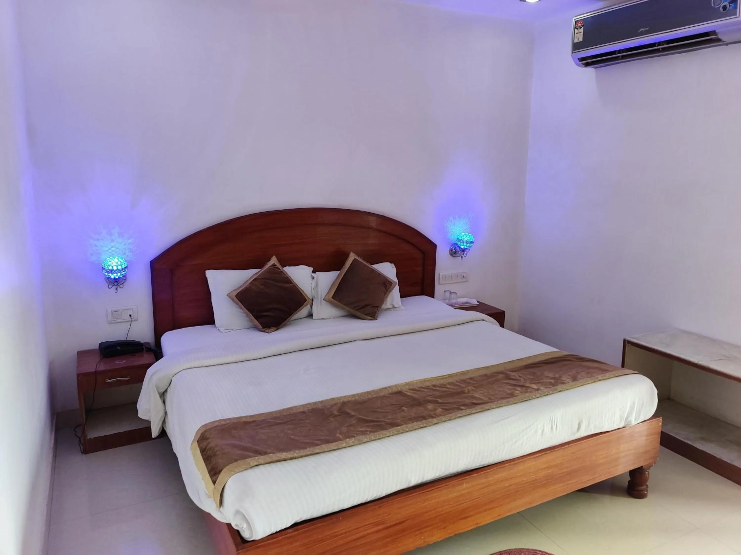 Bed in Euro Star Inn