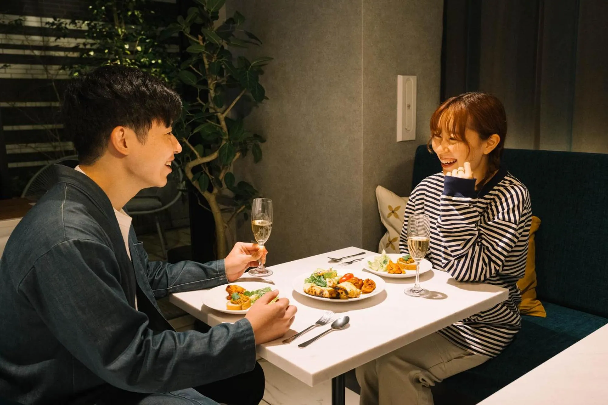 Restaurant/places to eat in R Hotel Namba South