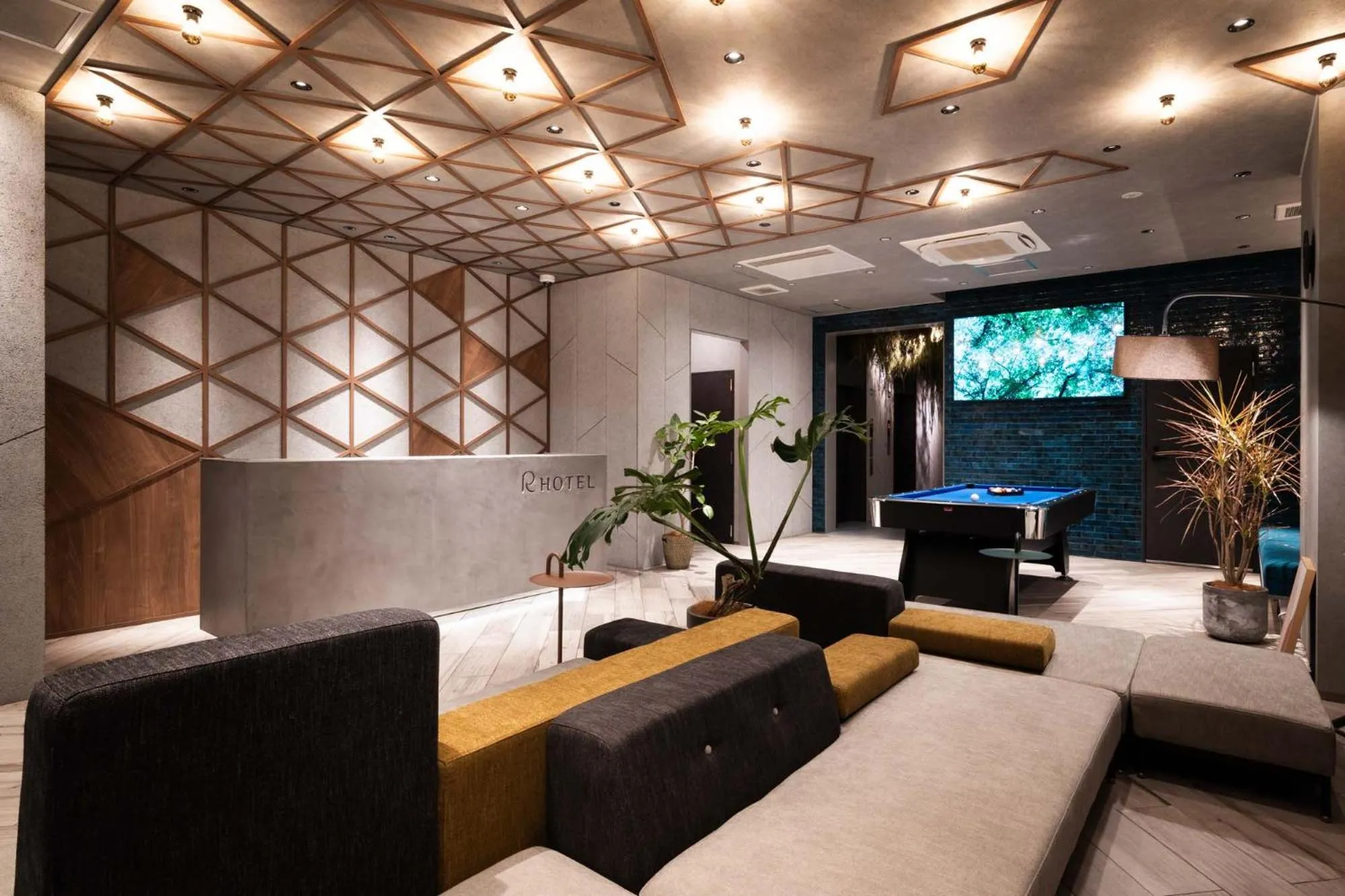 Communal lounge/ TV room in R Hotel Namba South