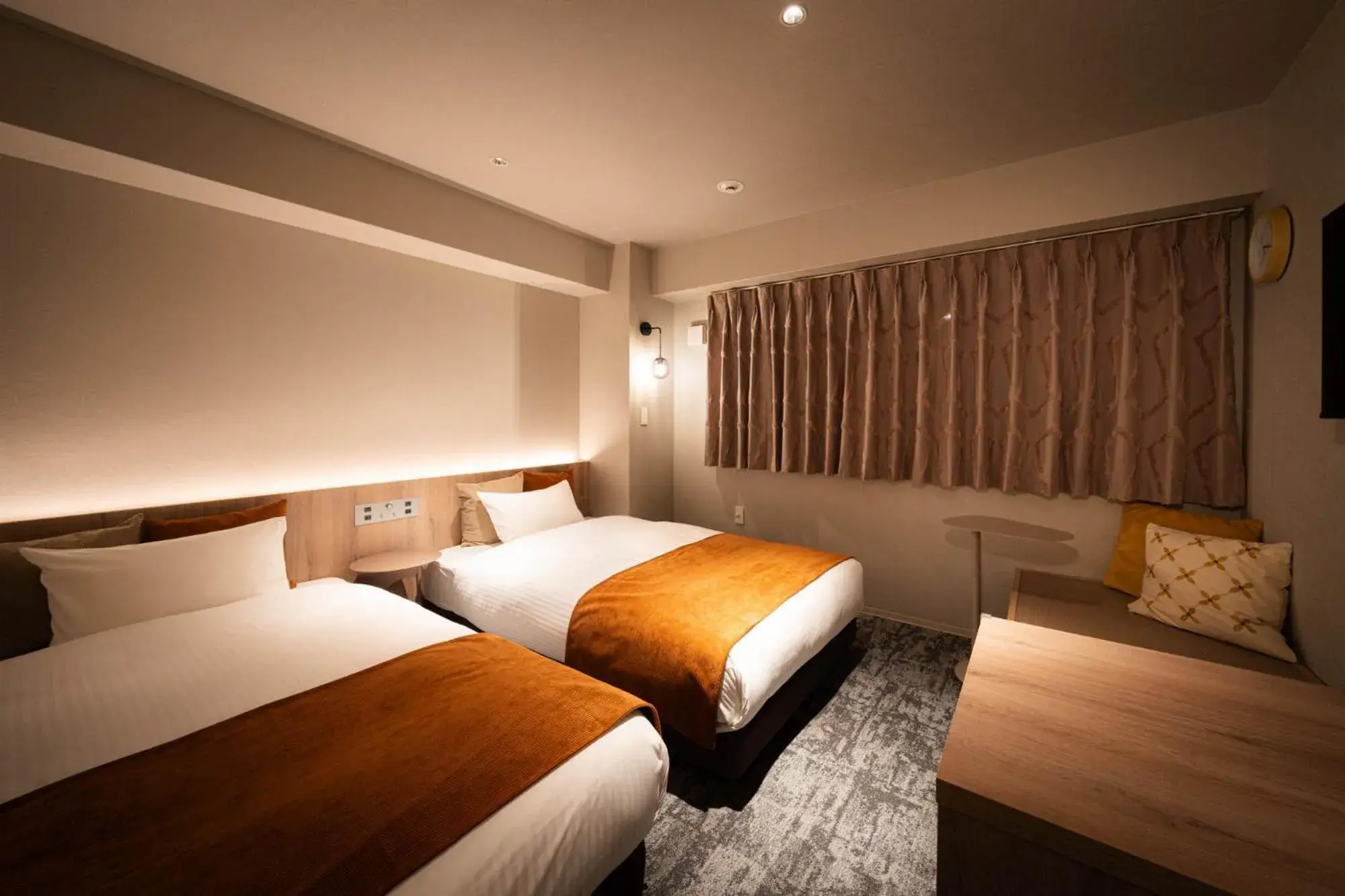 Standard Twin Room in R Hotel Namba South Standard Twin Room in R Hotel Namba South