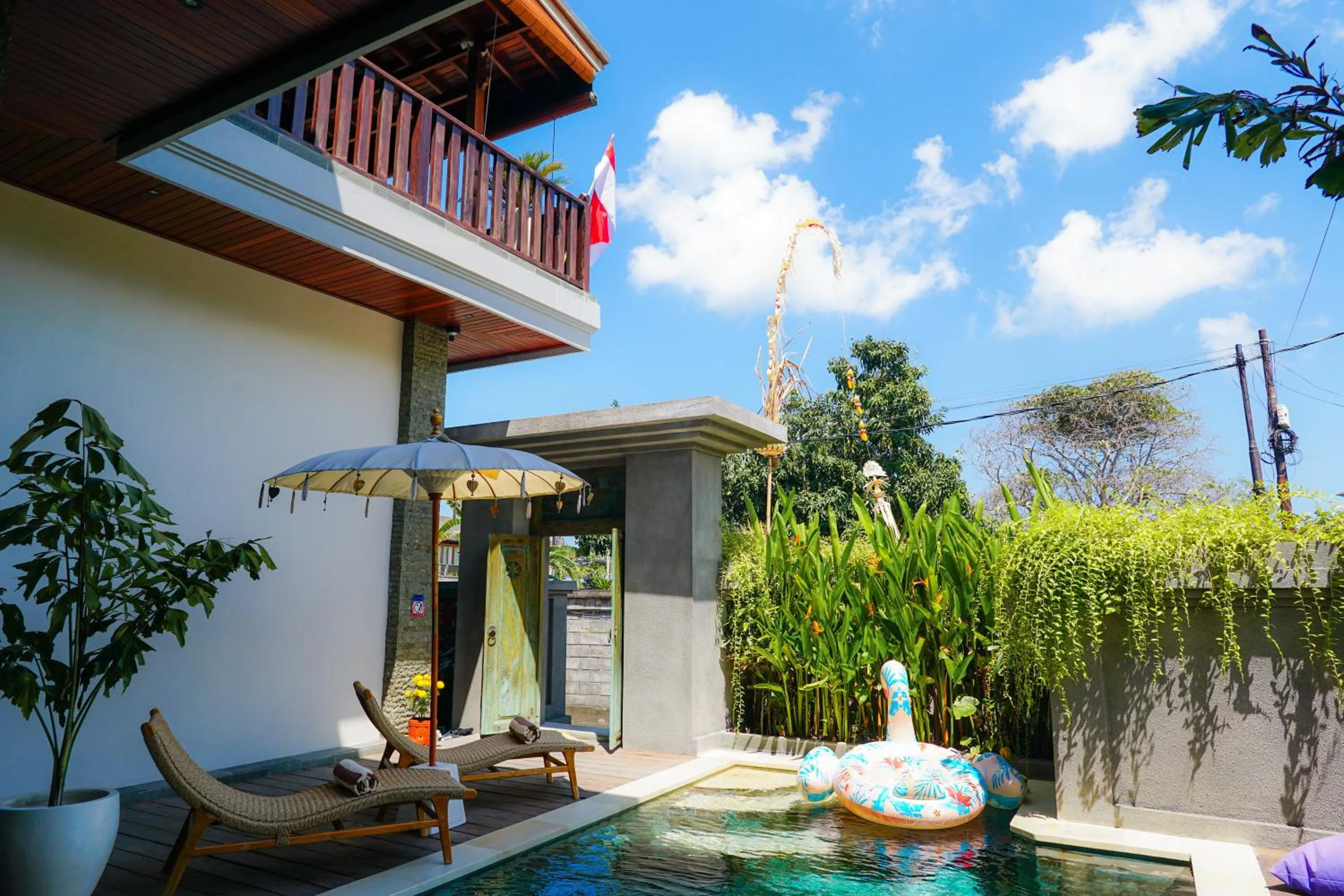Day in Tropical Beach House Bali