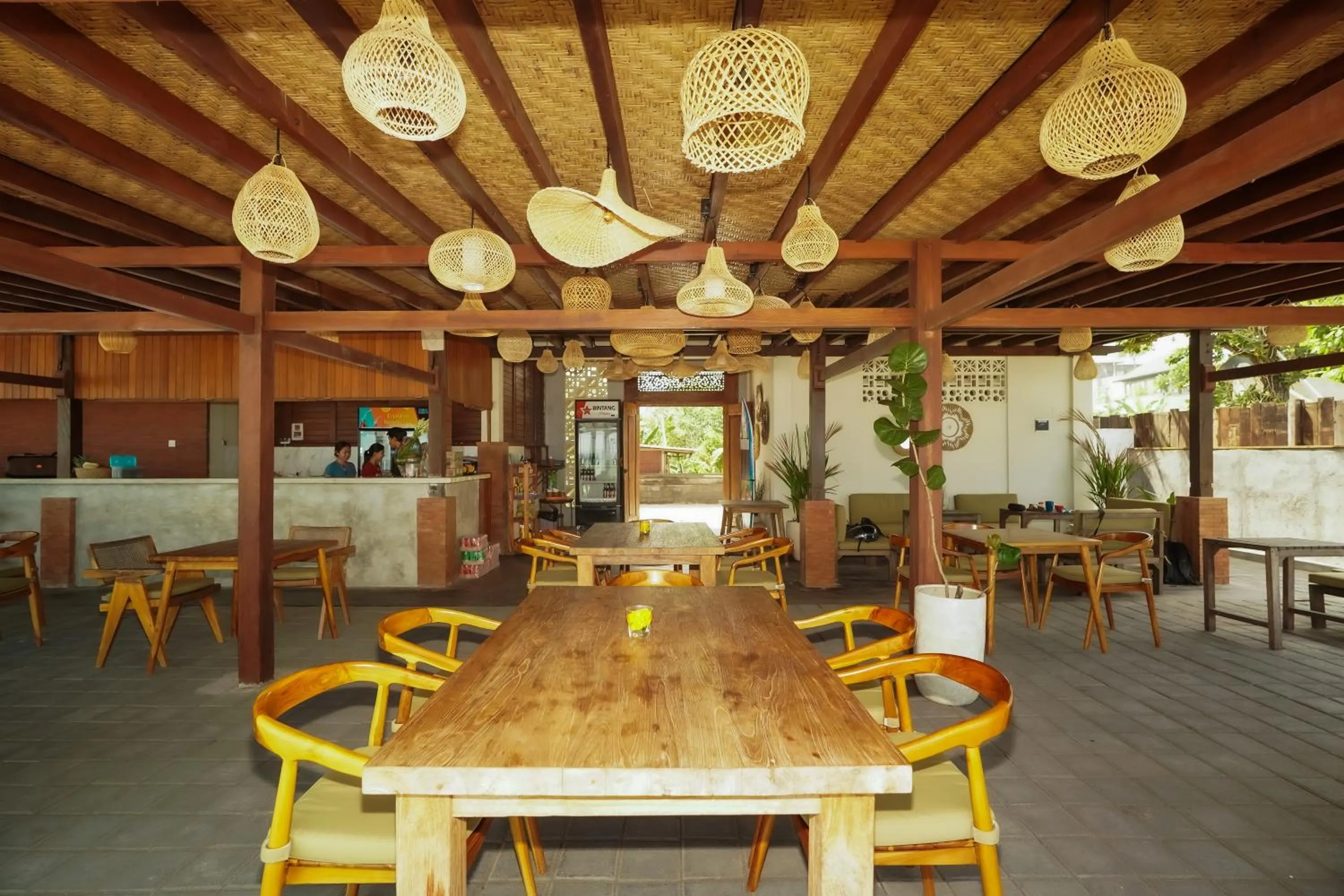 Restaurant/places to eat in Tropical Beach House Bali