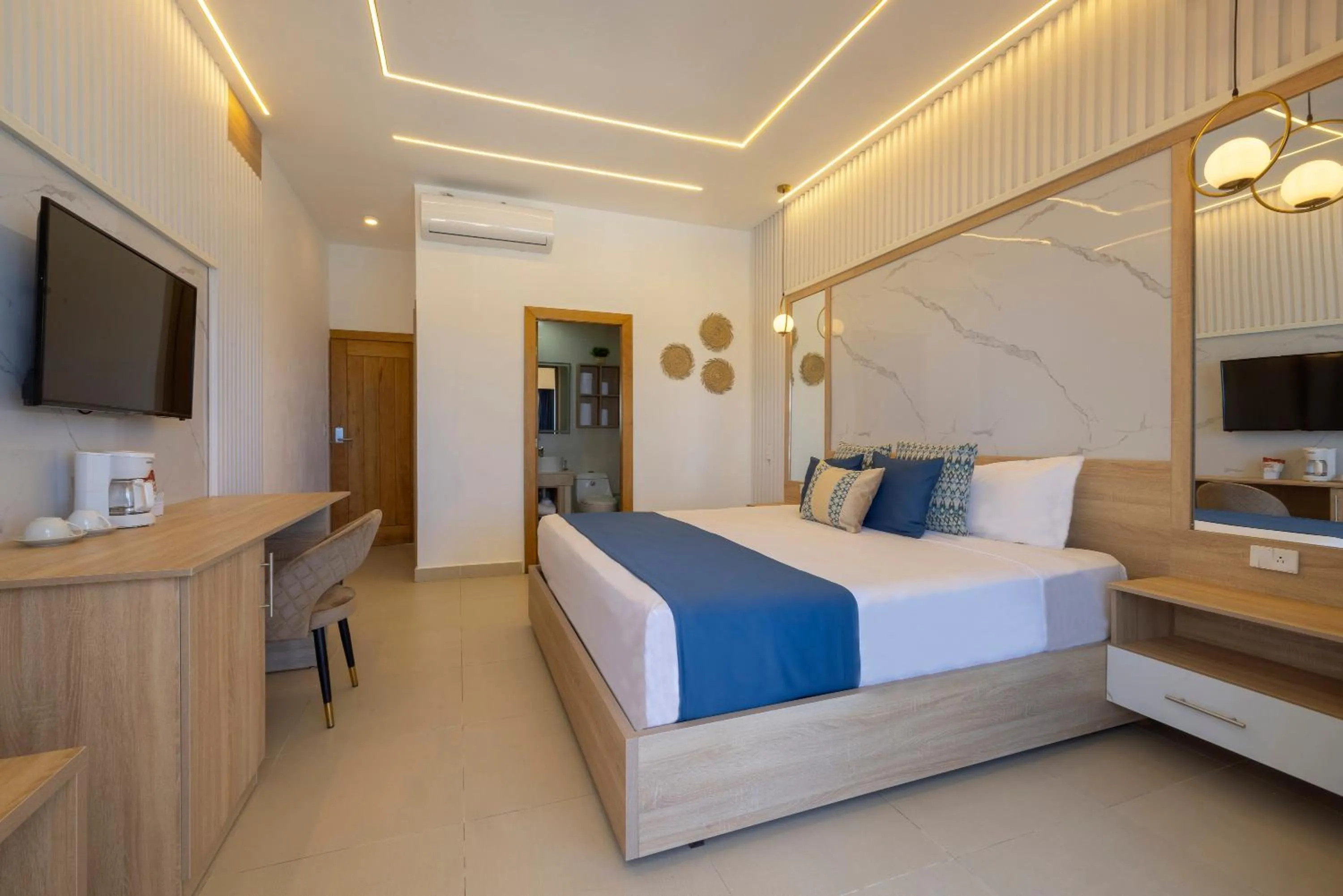 Bedroom, Bed in Hotel HM Bavaro Beach - Adults Only