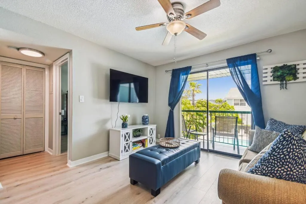 TV and multimedia in The Orchid by DNY Prime