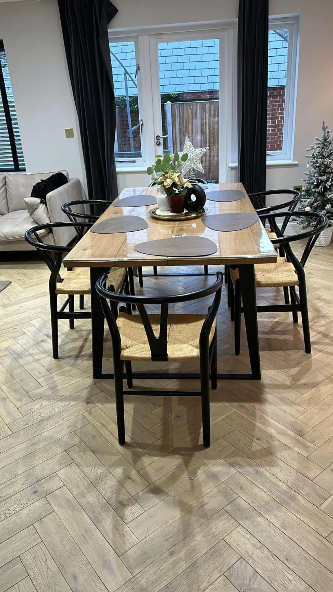 Charming 3-Bed House with 1 Parking space