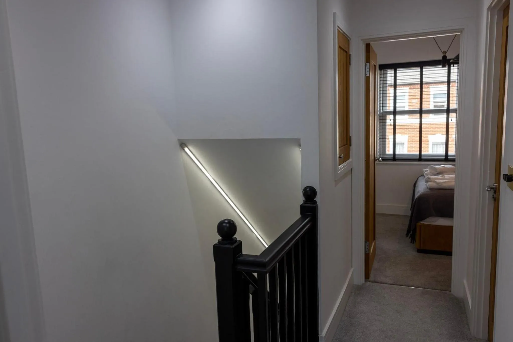 Bed in Charming 3-Bed House with 1 Parking space