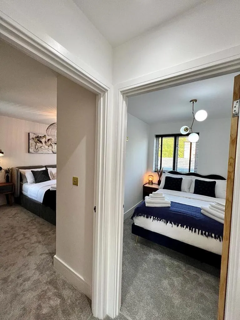 Bedroom, Bed in Charming 3-Bed House with 1 Parking space