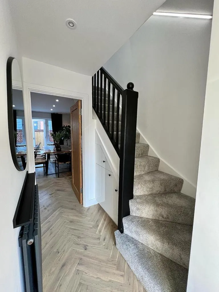 Charming 3-Bed House with 1 Parking space