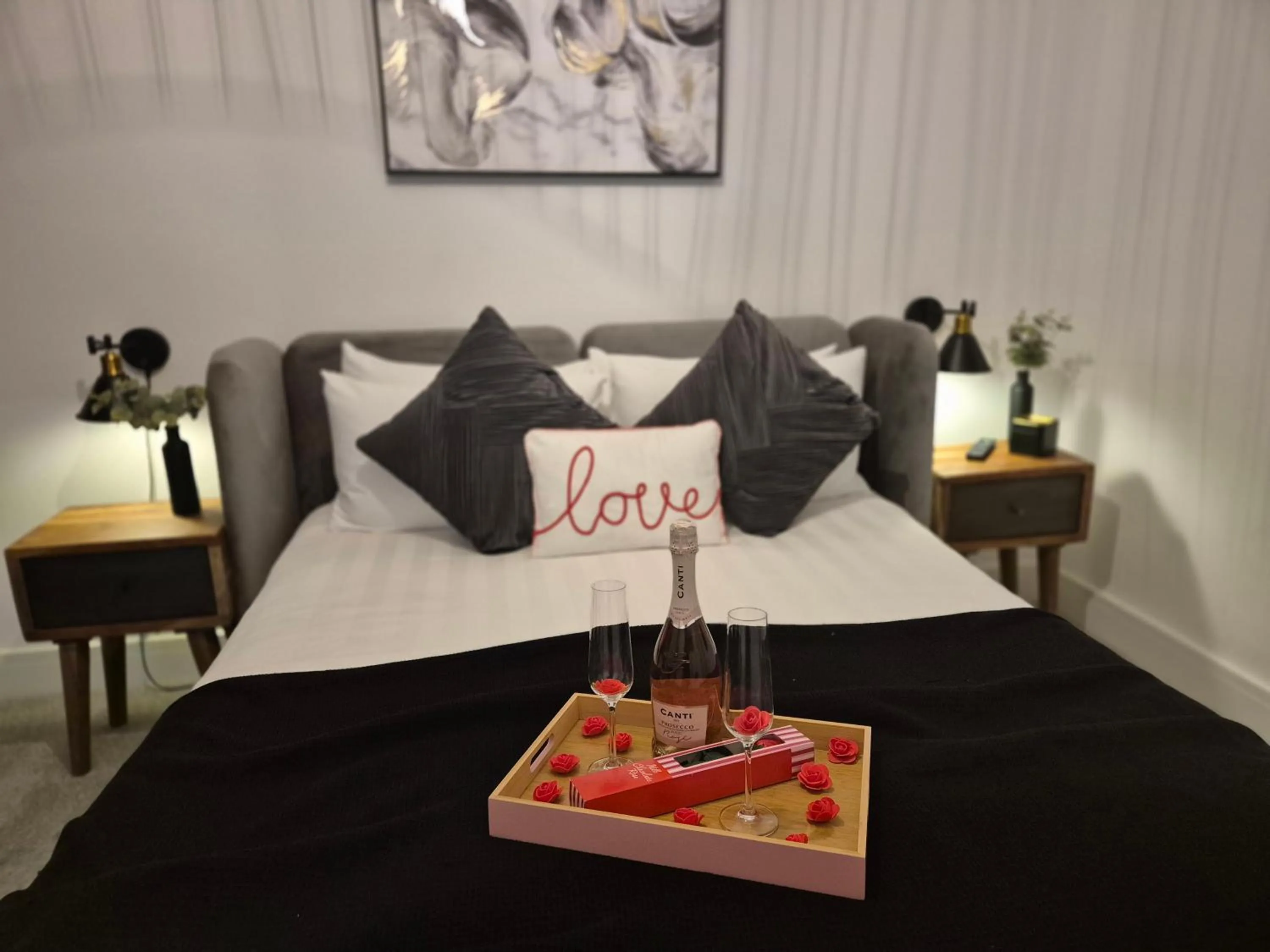 Charming 3-Bed House with 1 Parking space