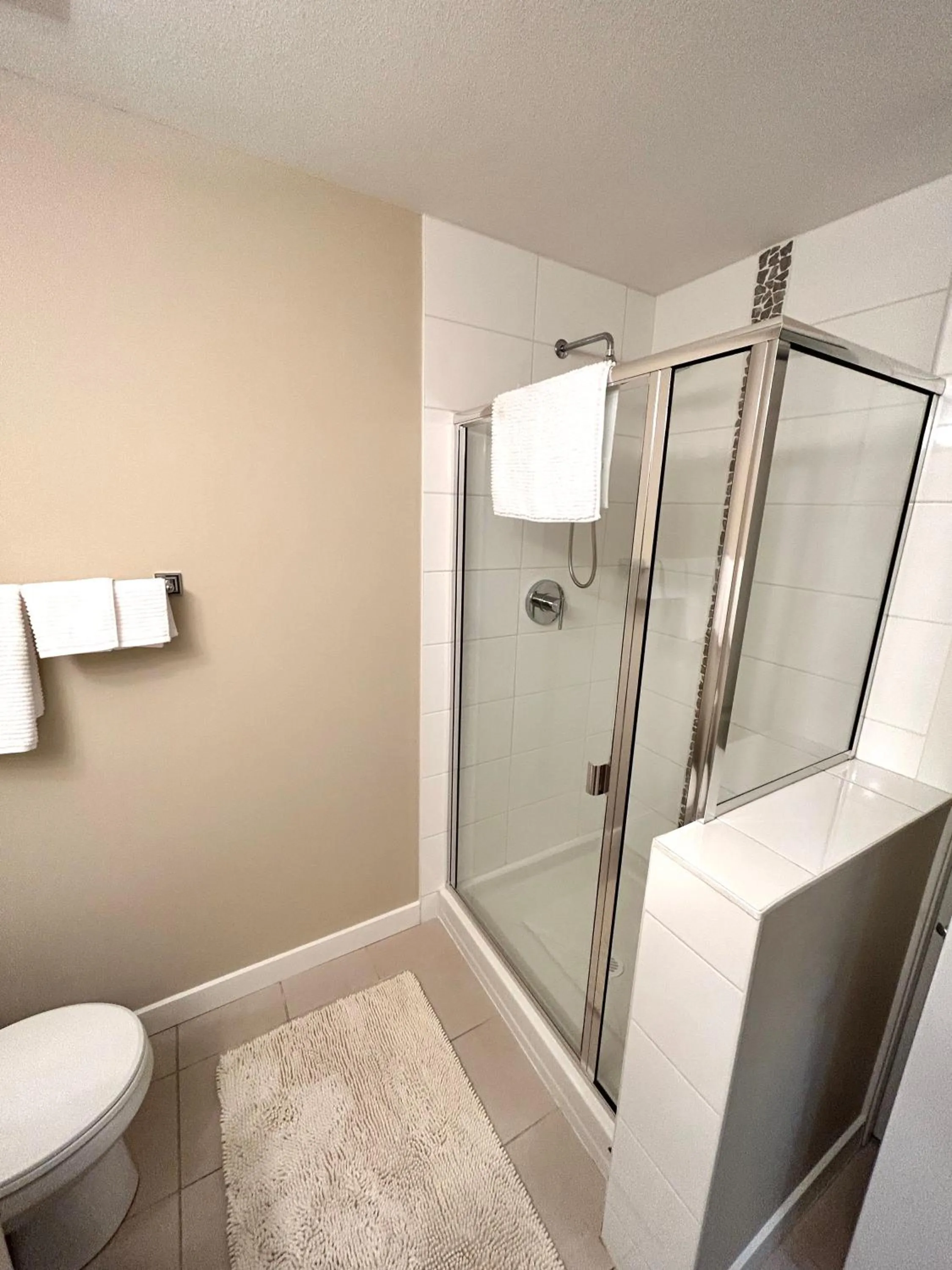 Stay In The Okanagan - Copper Sky, West Kelowna