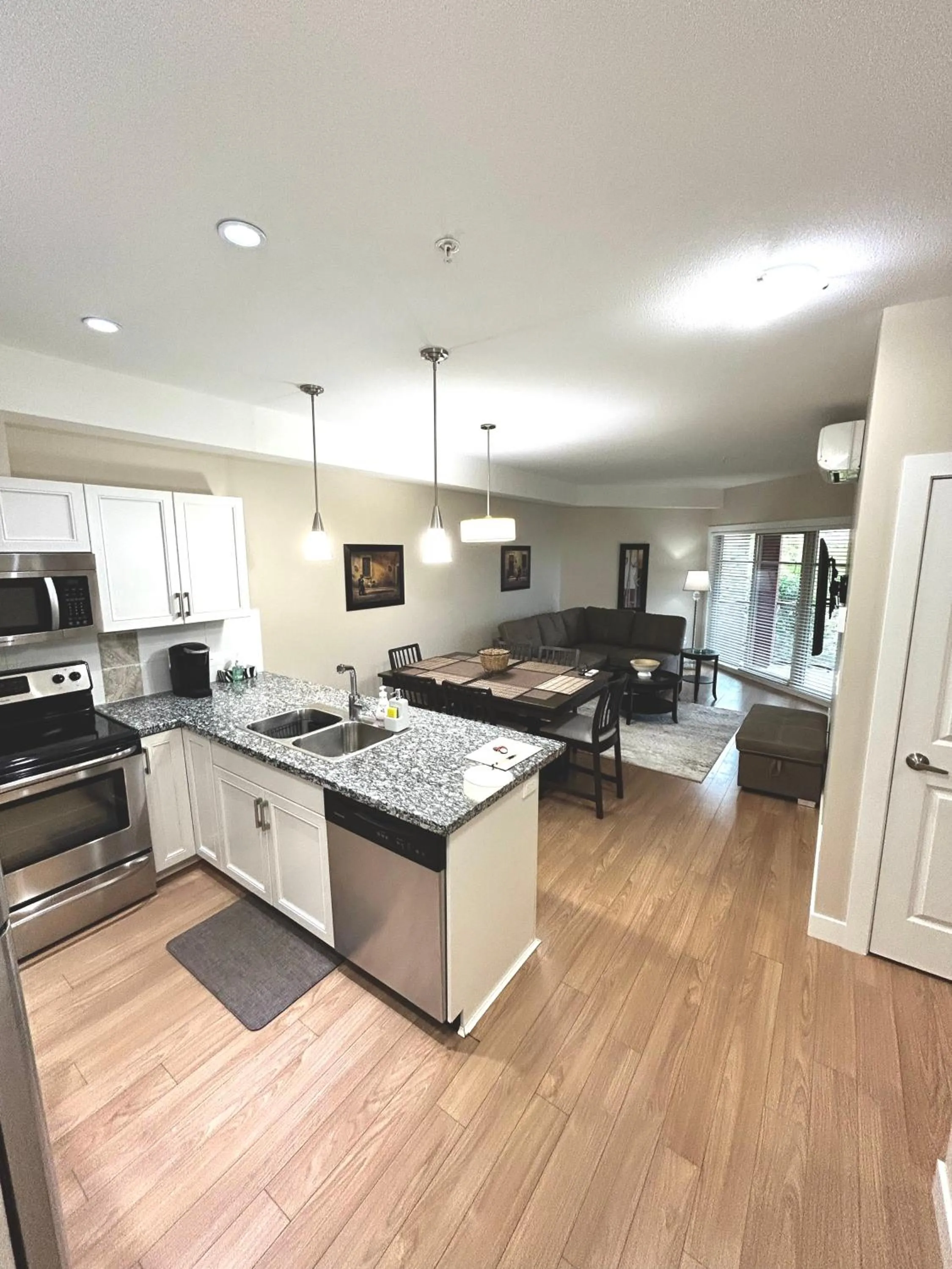 Stay In The Okanagan - Copper Sky, West Kelowna