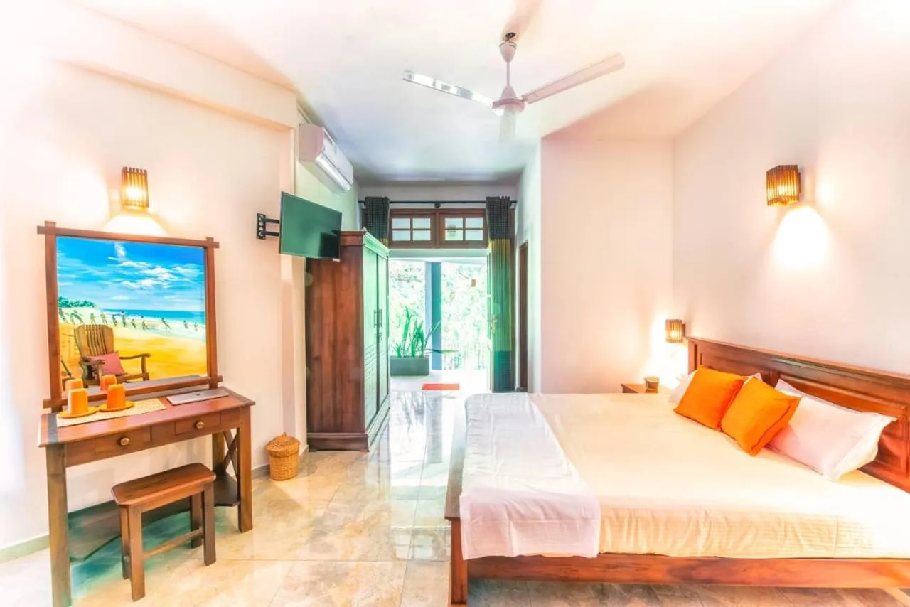 Bed in Sol Y Mar - Unawatuna