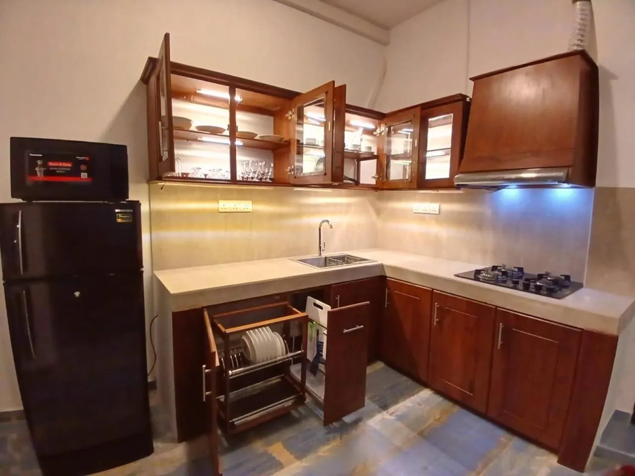 Sol Y Mar - Unawatuna