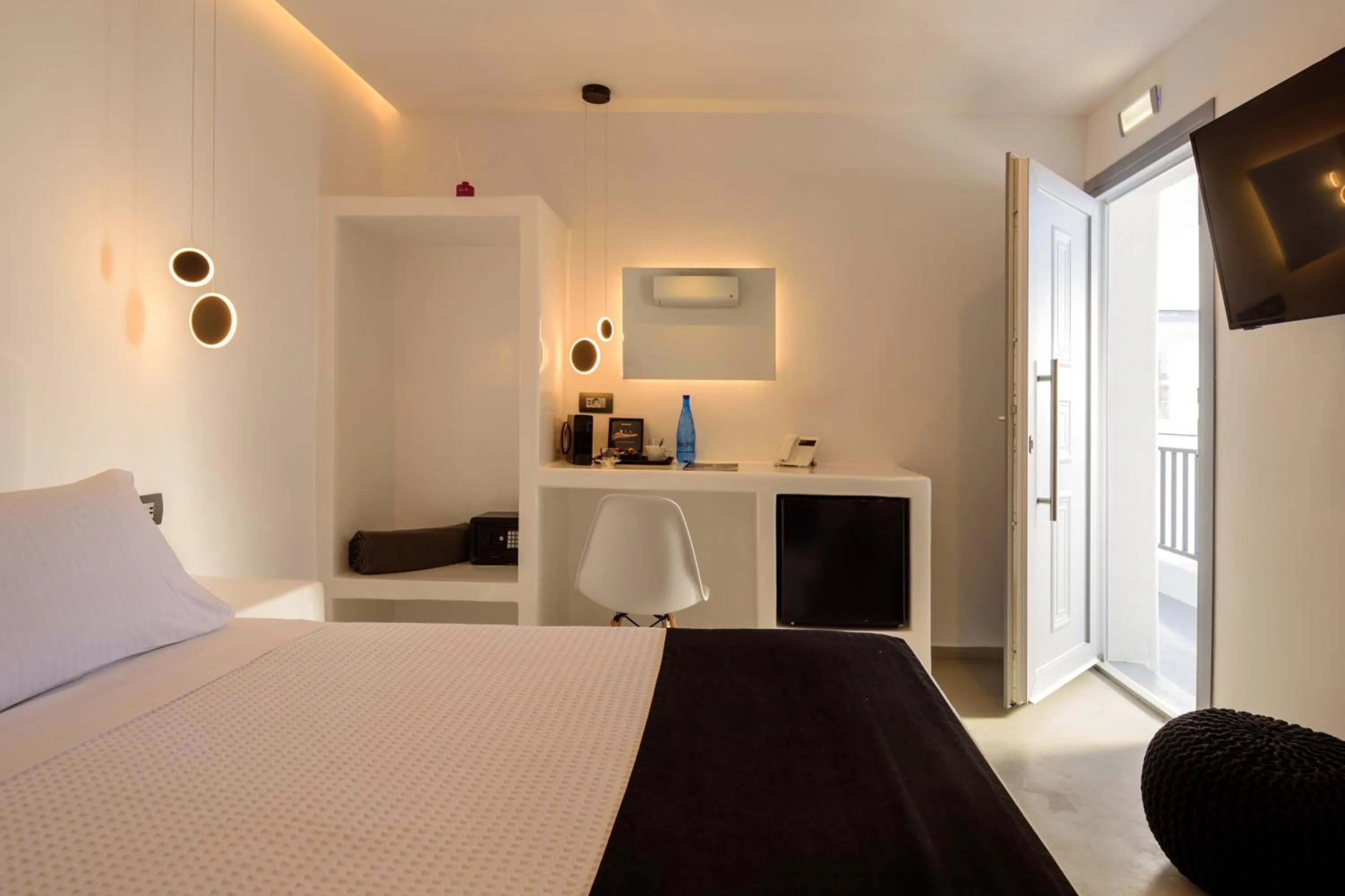 Coffee/tea facilities, Bed in Tataki Family Hotel