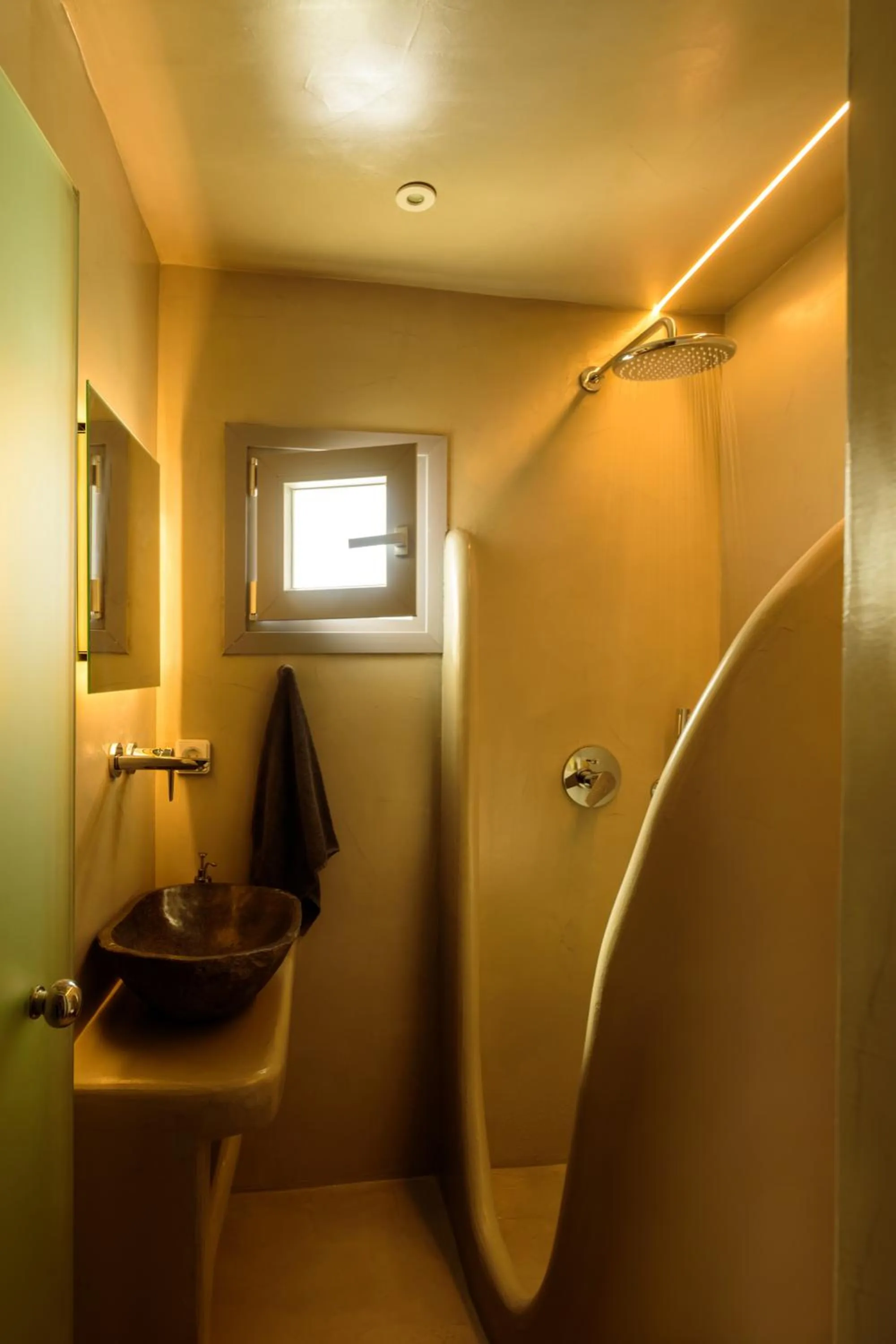 Bathroom in Tataki Family Hotel