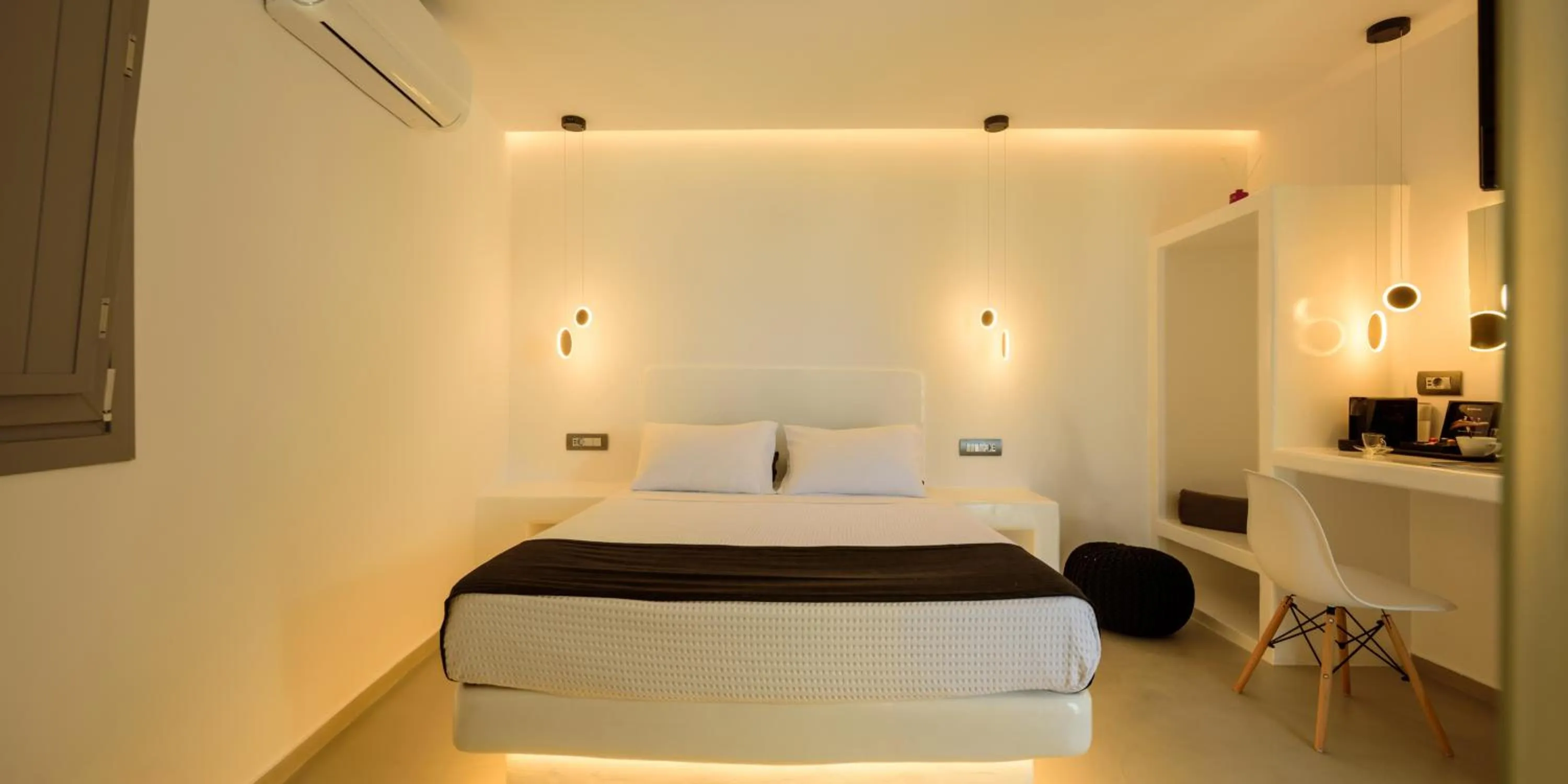 Bed in Tataki Family Hotel