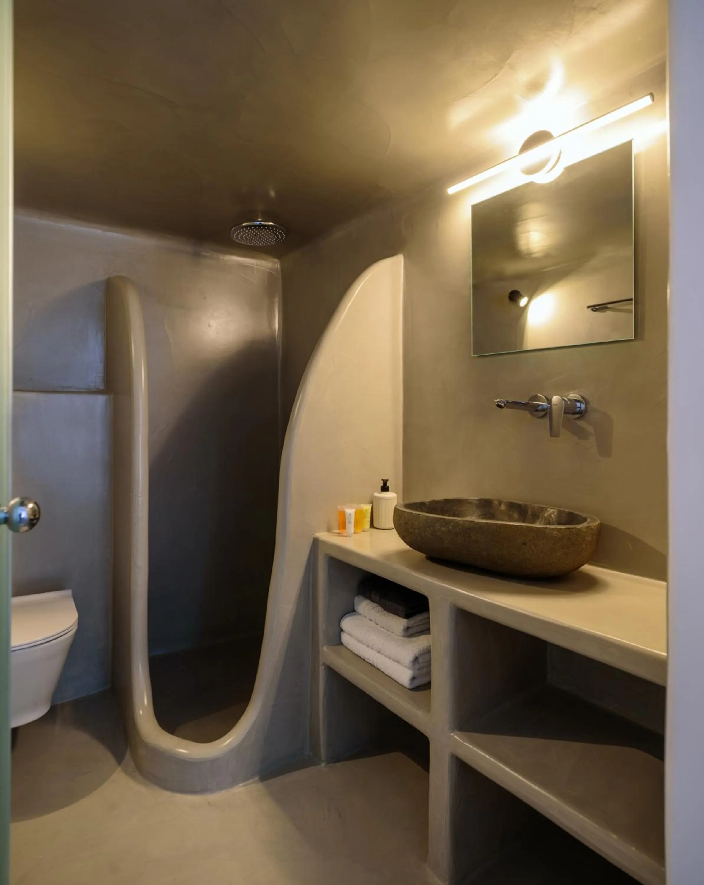 Bathroom in Tataki Family Hotel