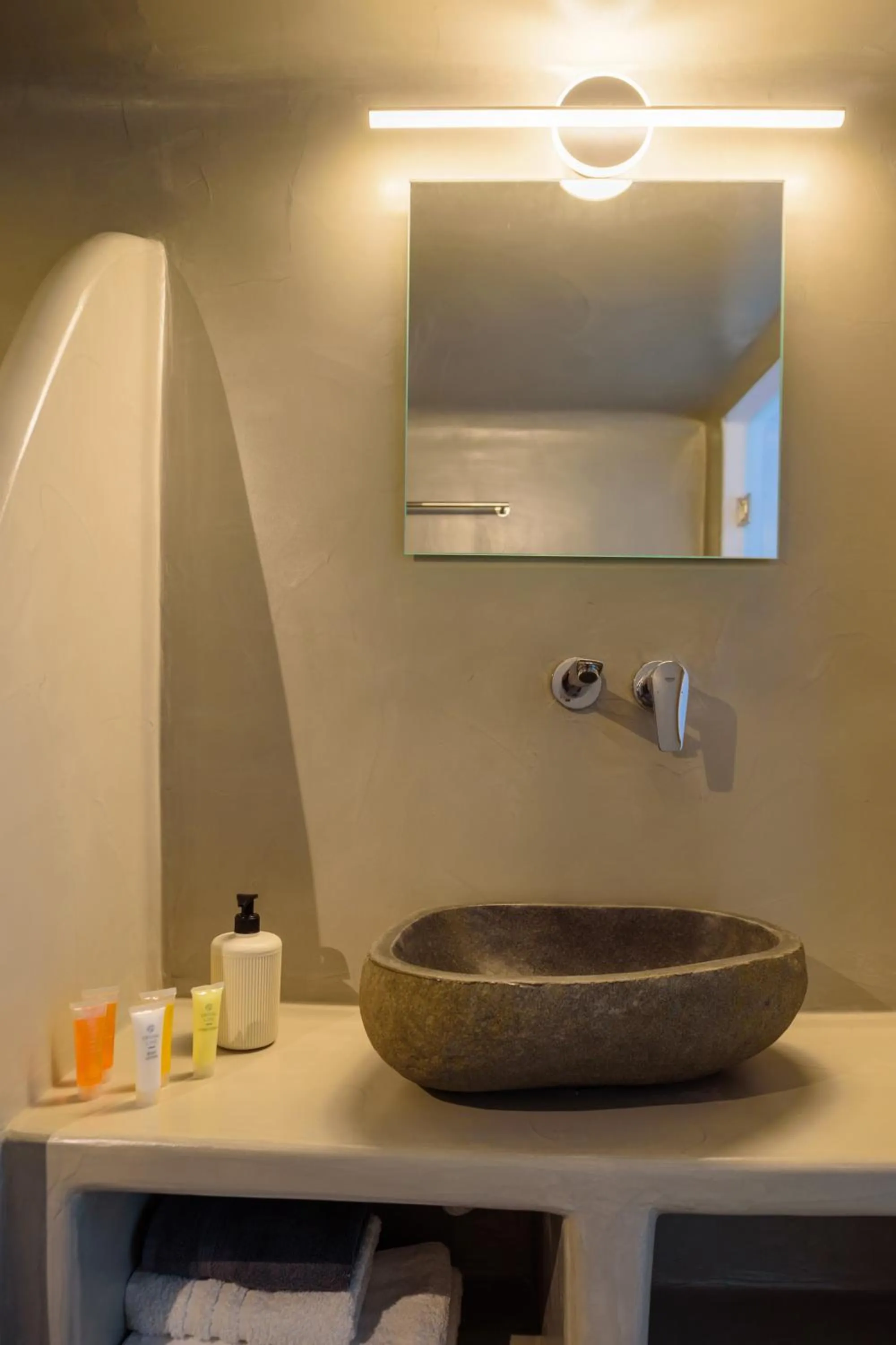 Bathroom in Tataki Family Hotel