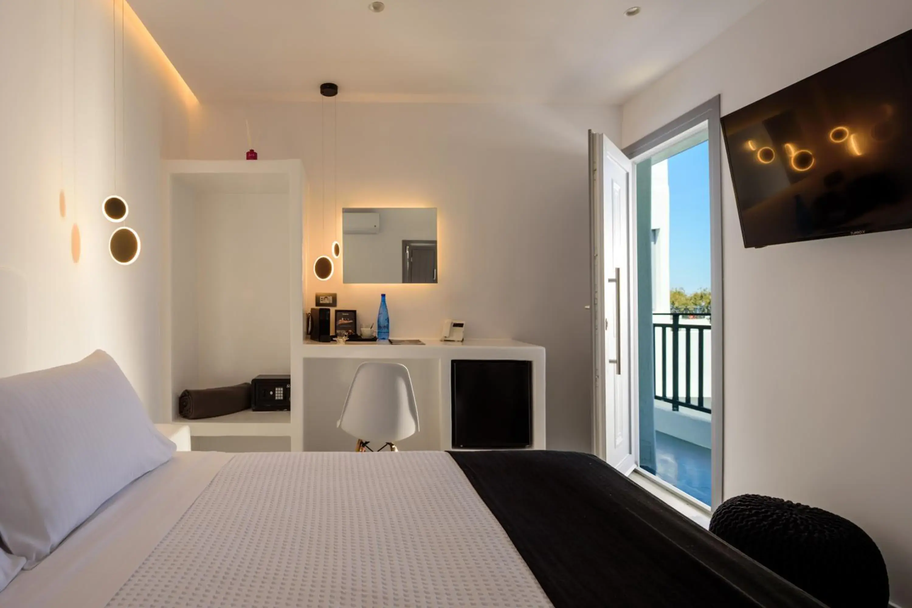 Suite Double with Sea View & Shared Balcony in Tataki Family Hotel Suite Double with Sea View & Shared Balcony in Tataki Family Hotel