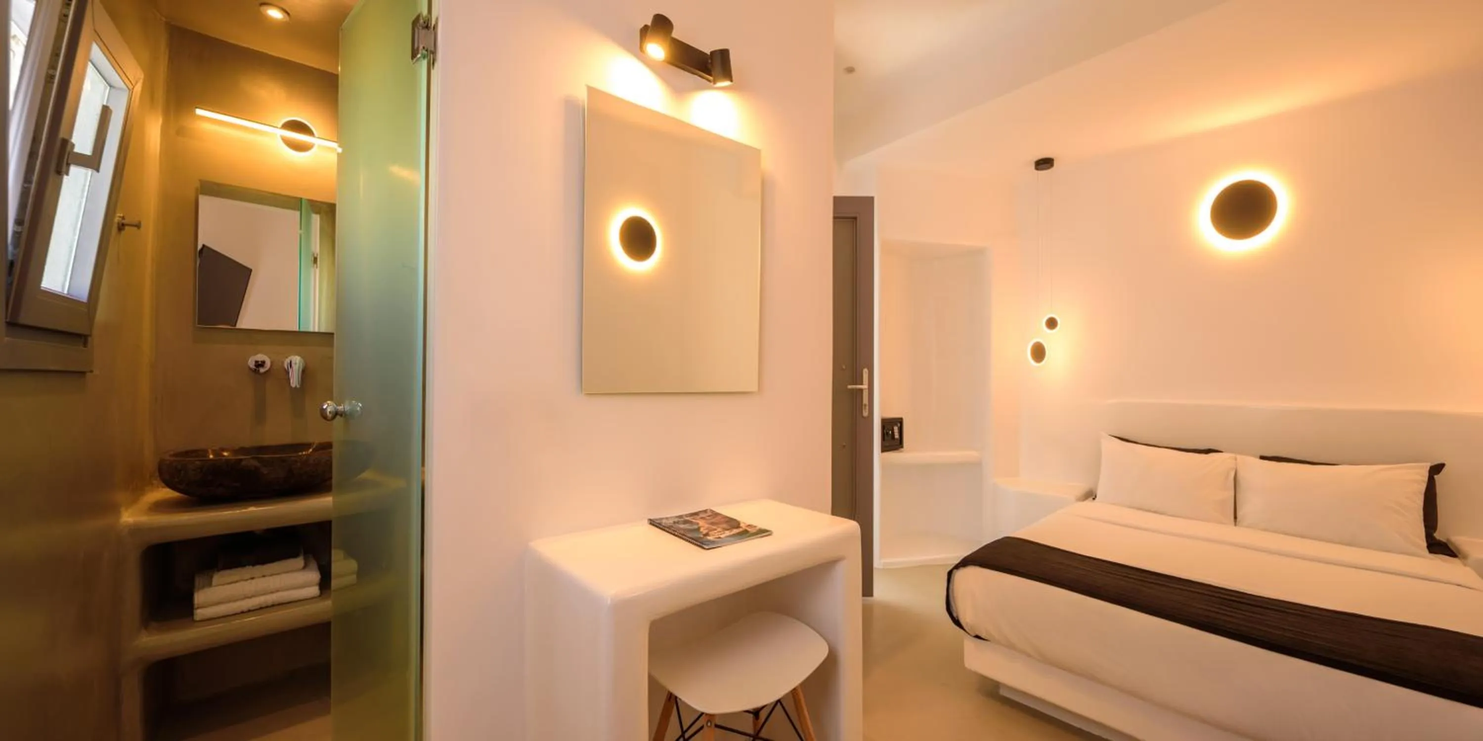 Bed in Tataki Family Hotel