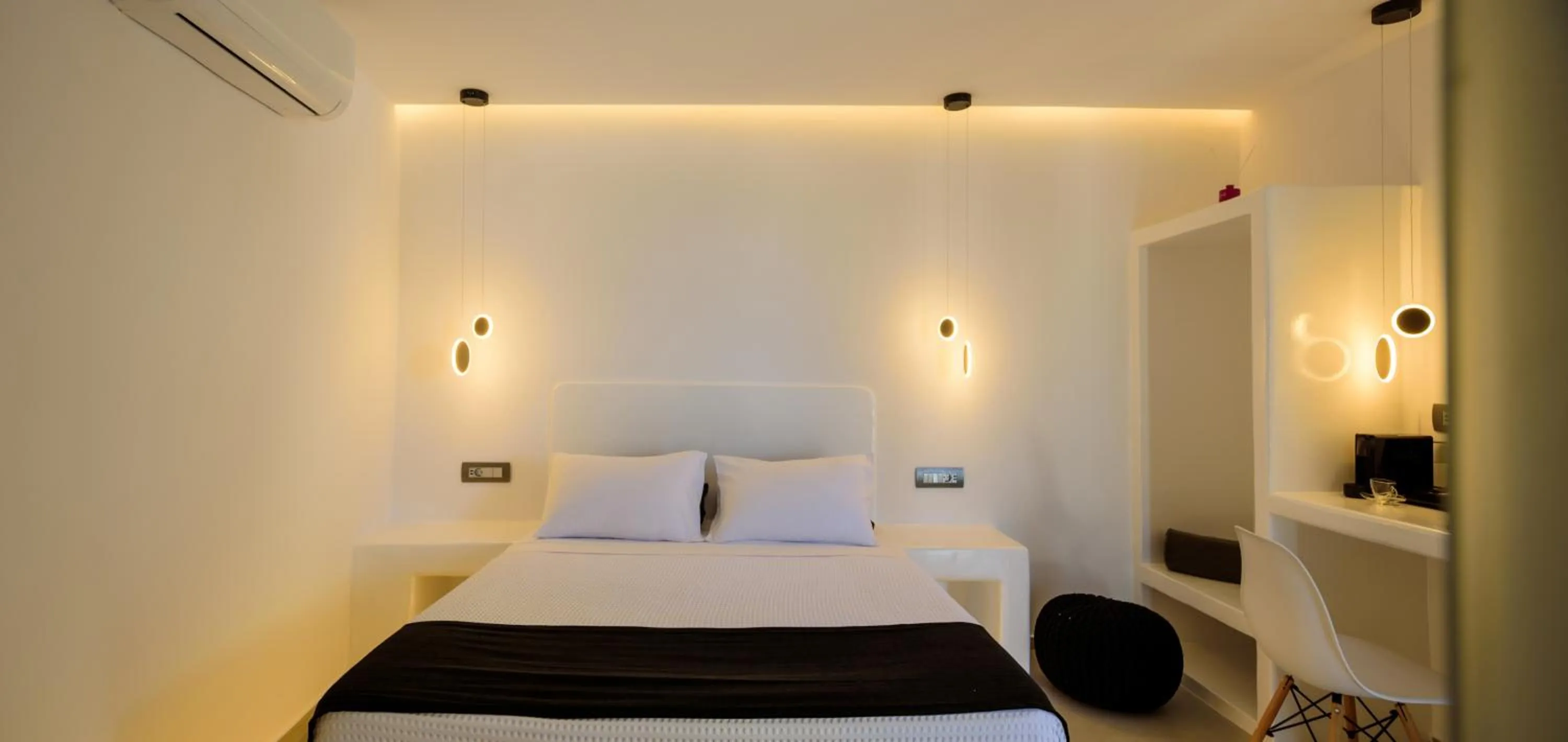 Bed in Tataki Family Hotel