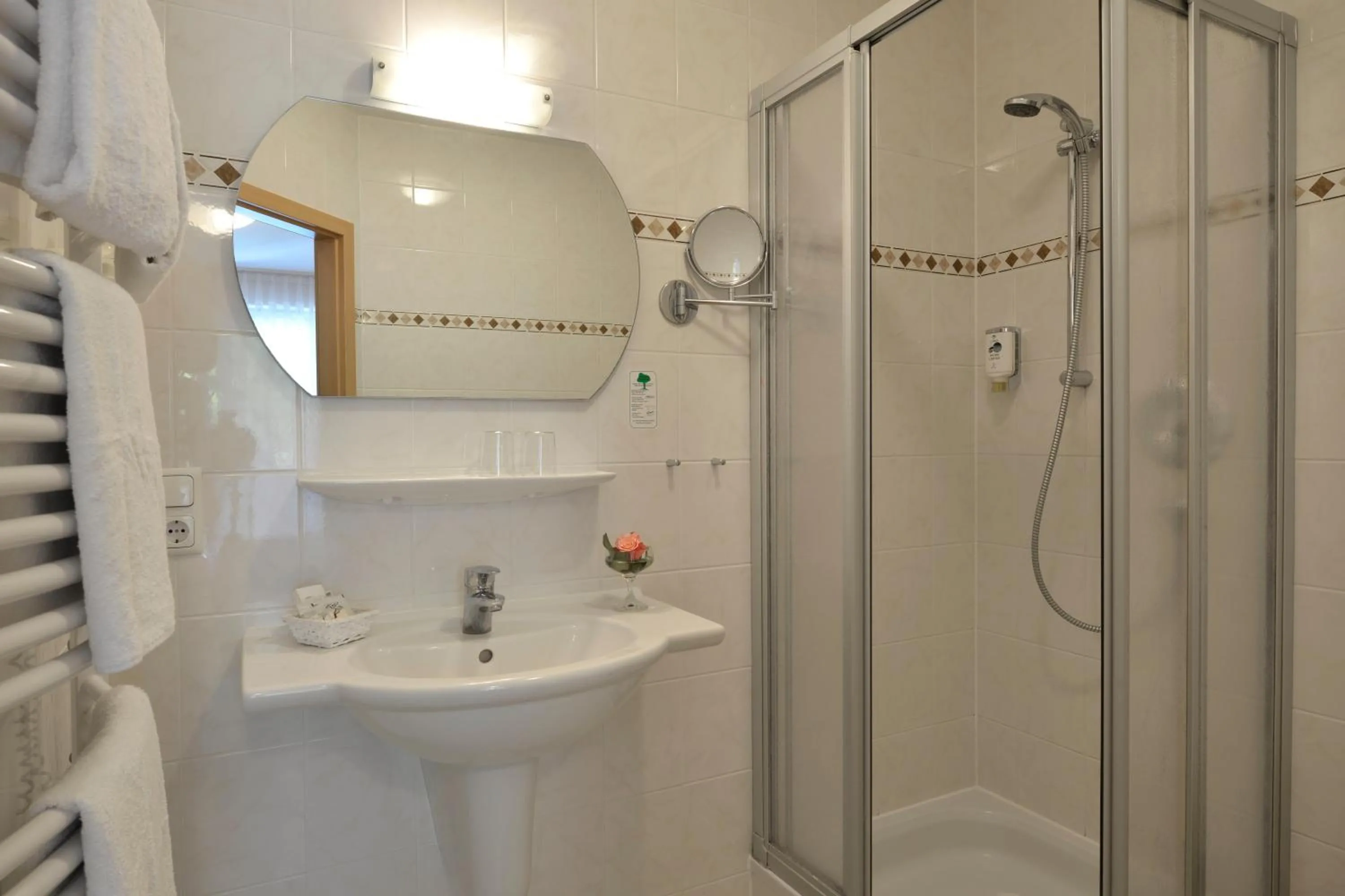 Bathroom in Hotel zur Post 3 Sterne superior