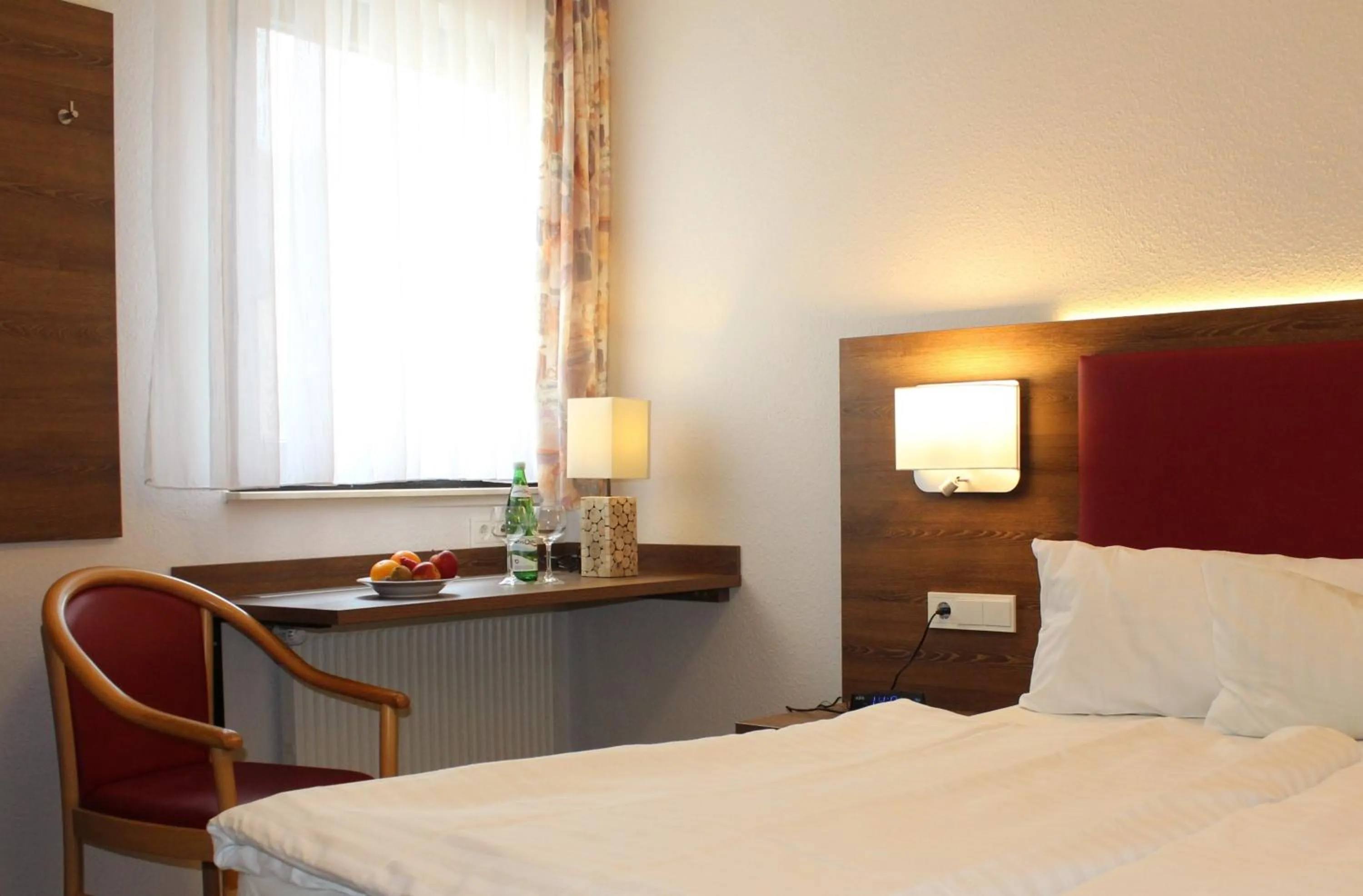 Photo of the whole room, Bed in Hotel zur Post 3 Sterne superior