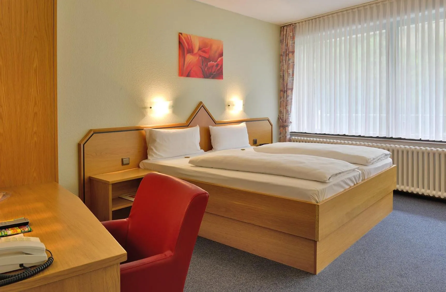 Photo of the whole room, Bed in Hotel zur Post 3 Sterne superior