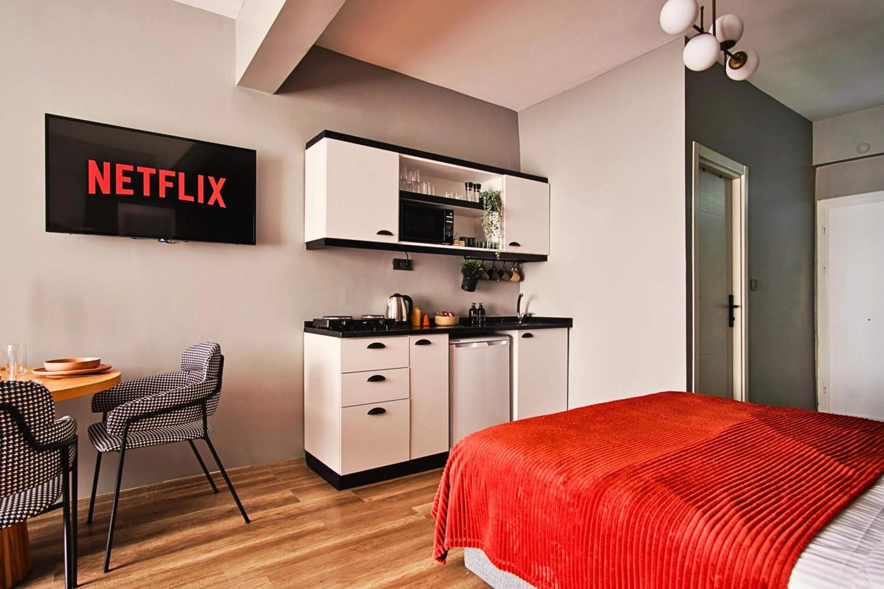 TV and multimedia in TAKS-INN Hotel