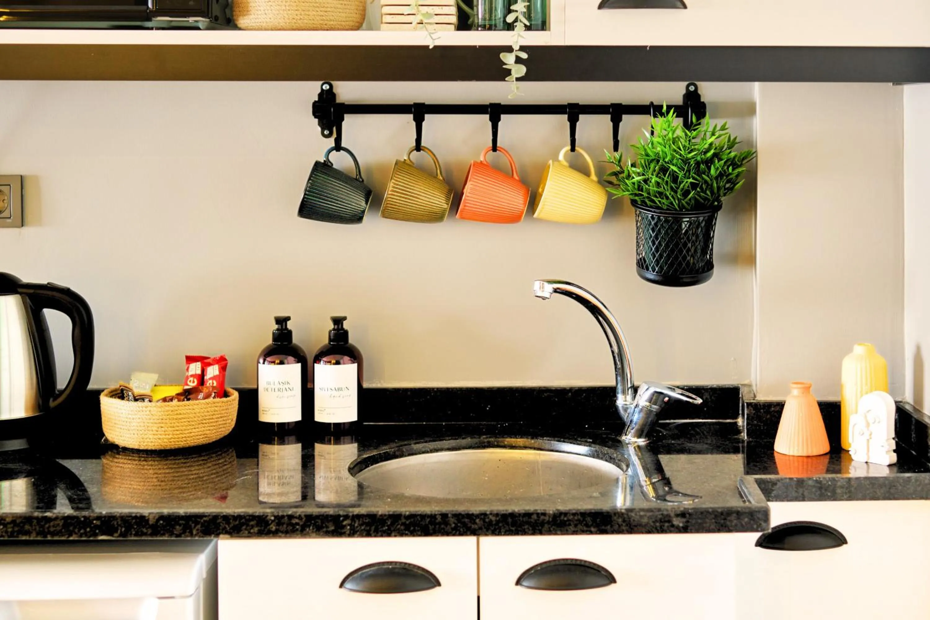 Coffee/tea facilities in TAKS-INN Hotel