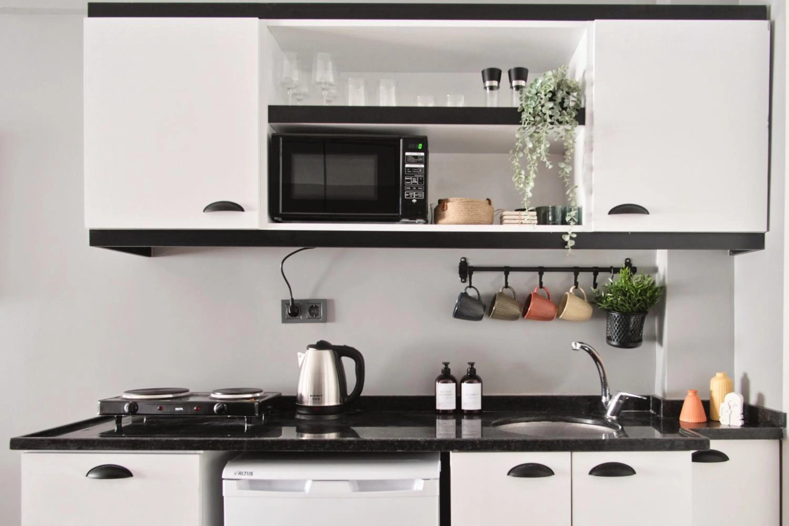 Coffee/tea facilities in TAKS-INN Hotel