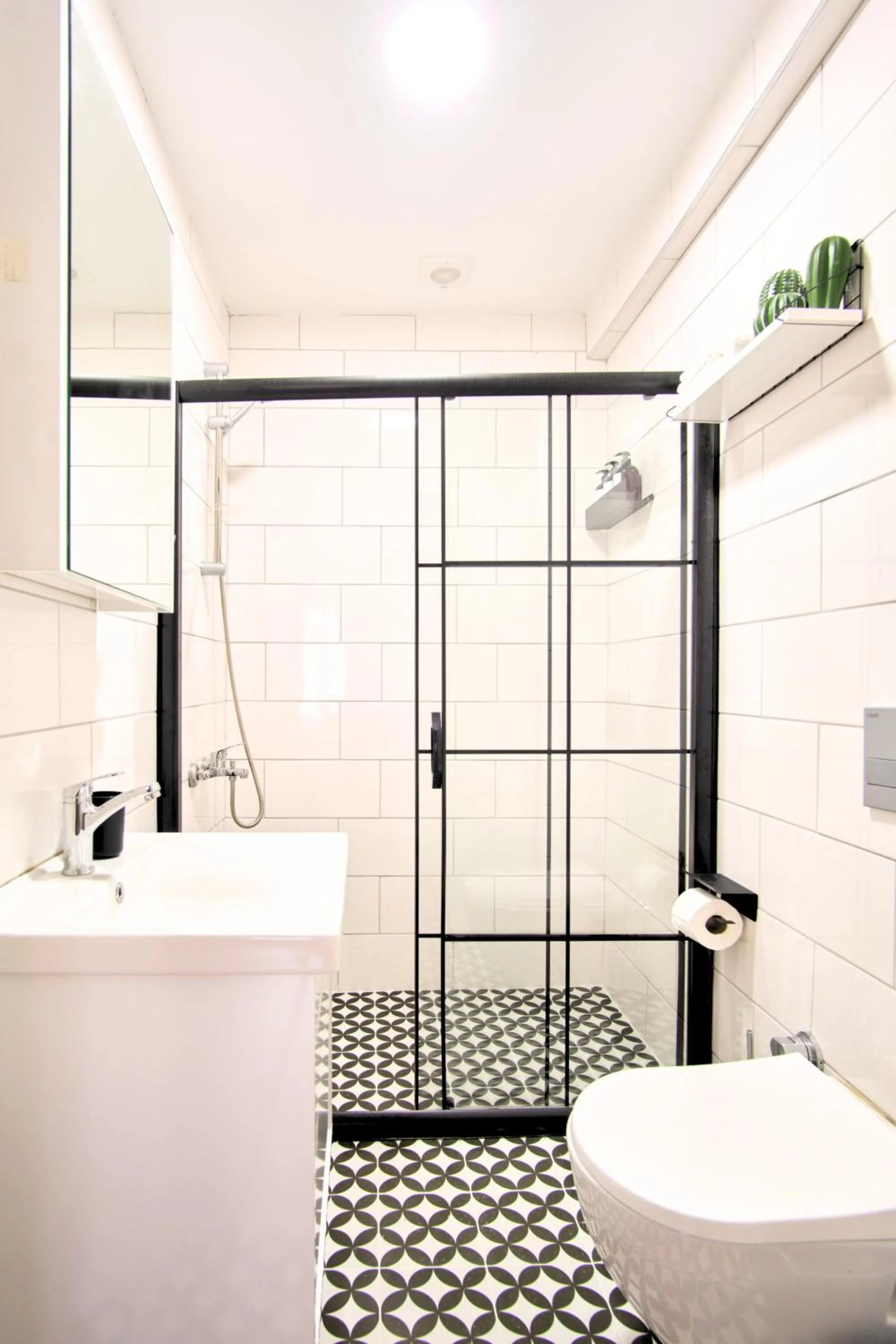 Shower in TAKS-INN Hotel