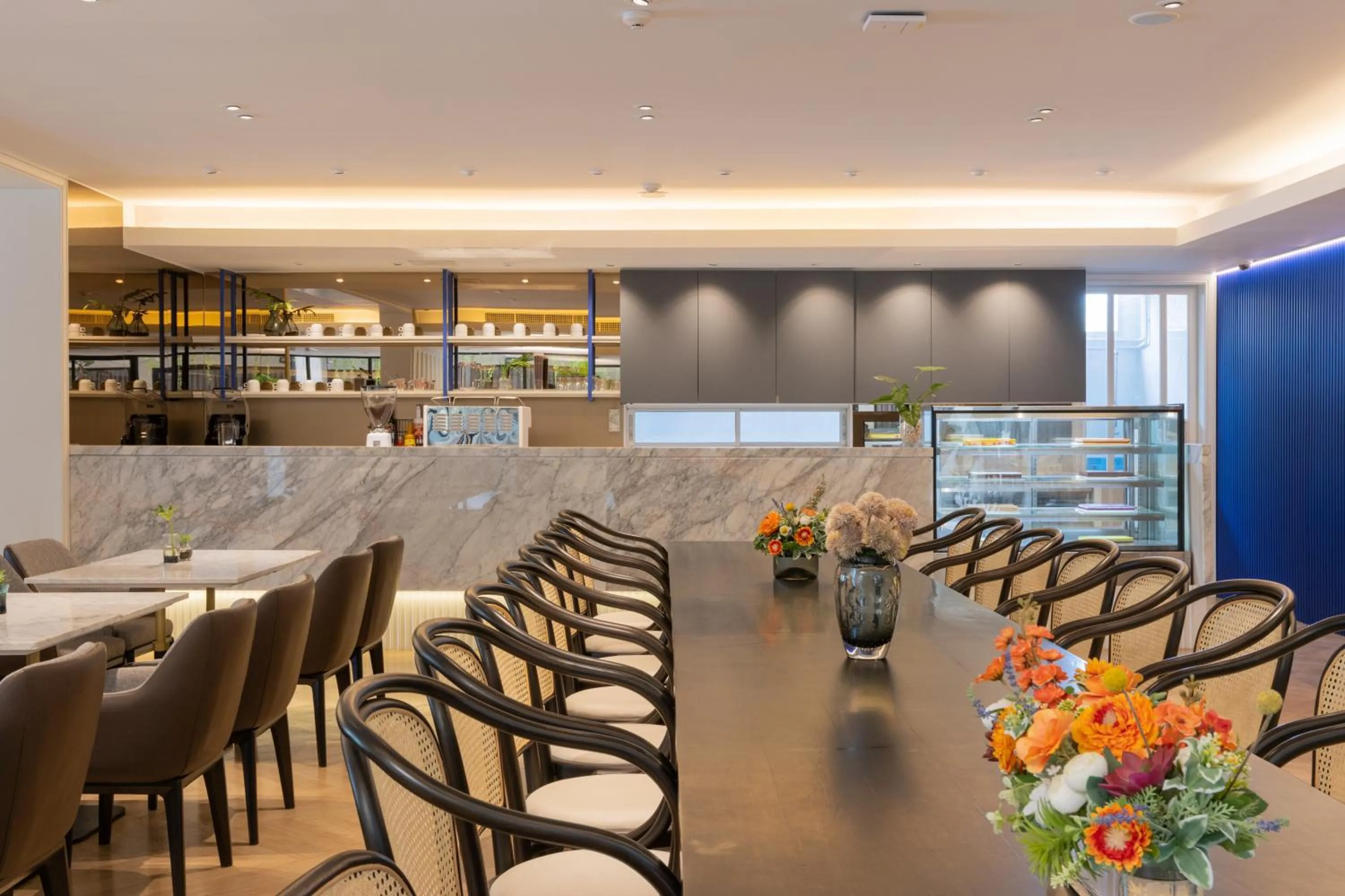 Restaurant/places to eat in Blue Hippo Hotel