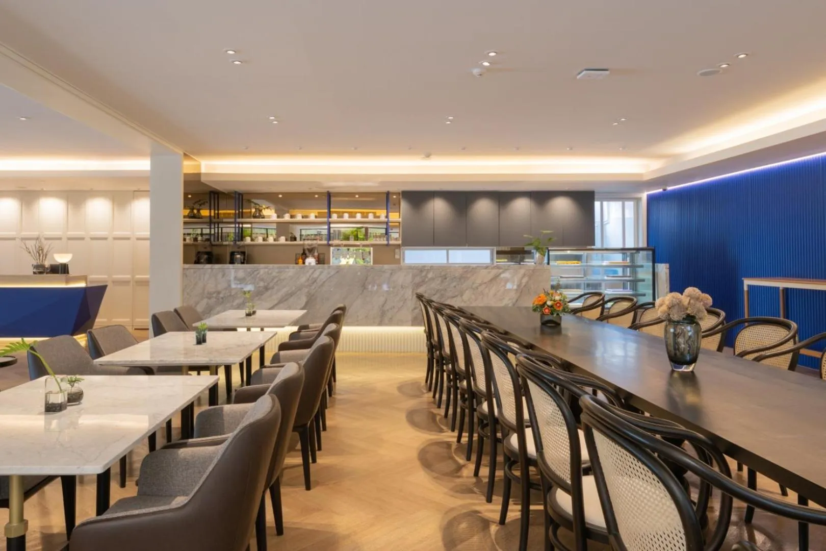 Restaurant/places to eat in Blue Hippo Hotel