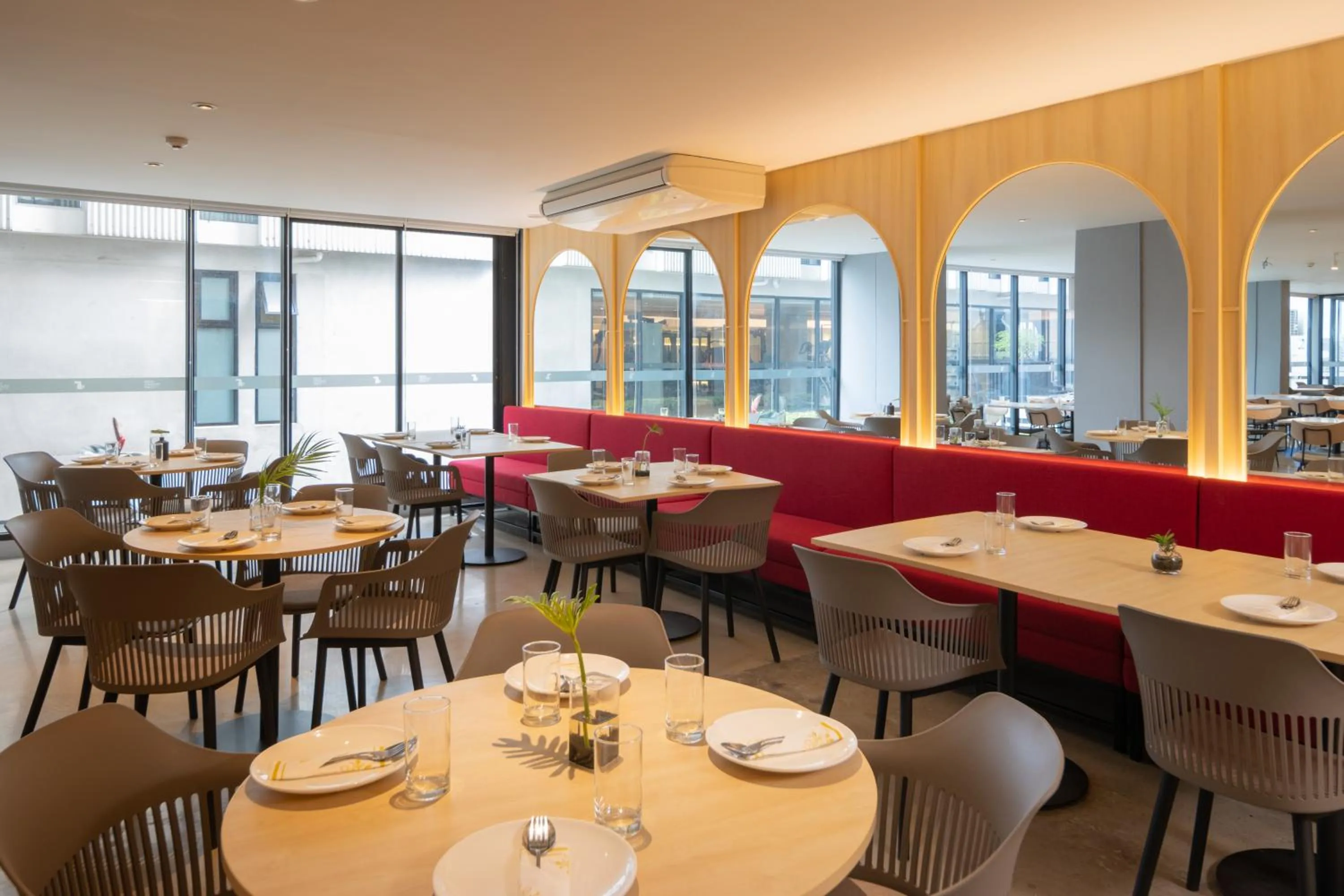 Restaurant/places to eat in Blue Hippo Hotel