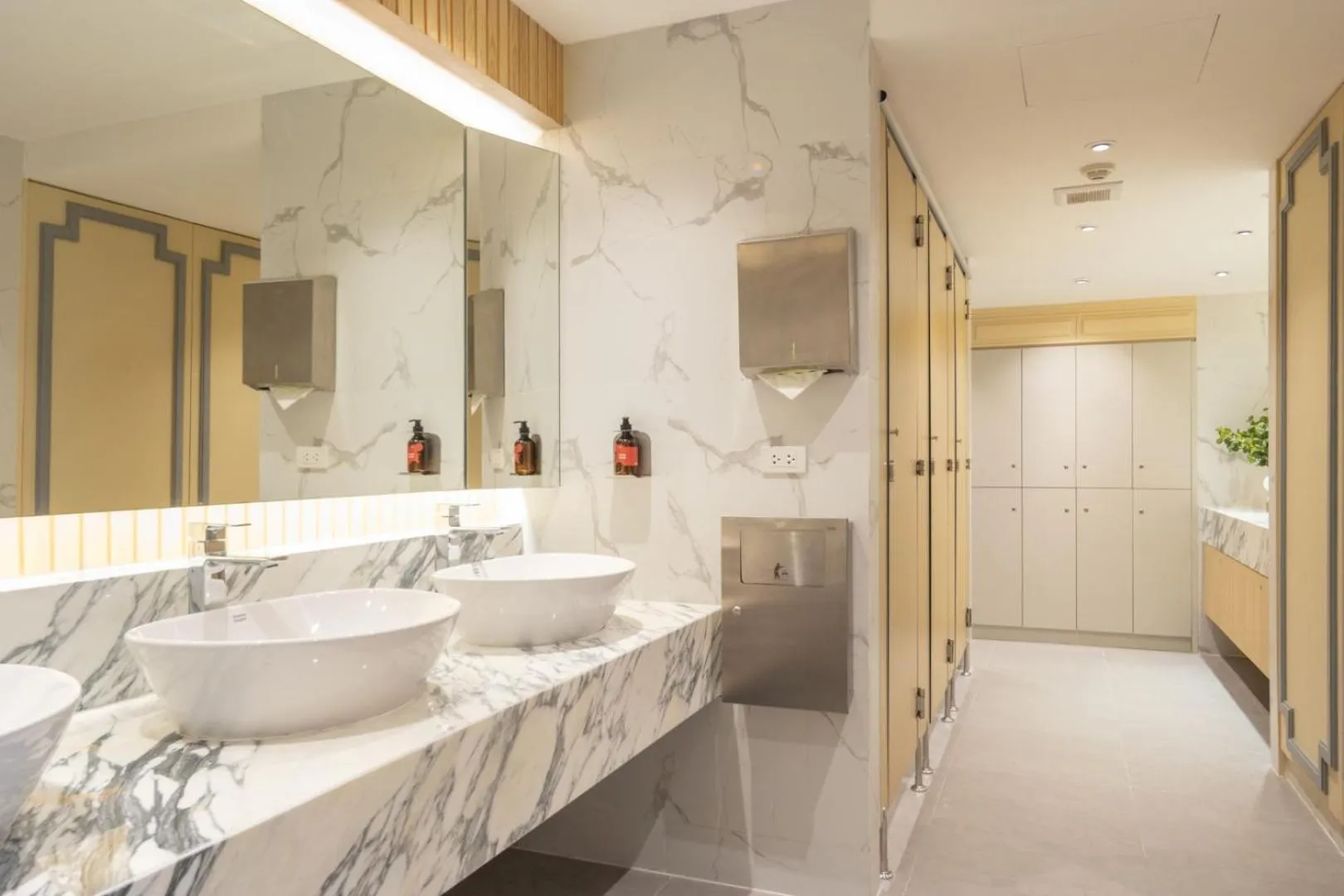 Toilet in Blue Hippo Hotel