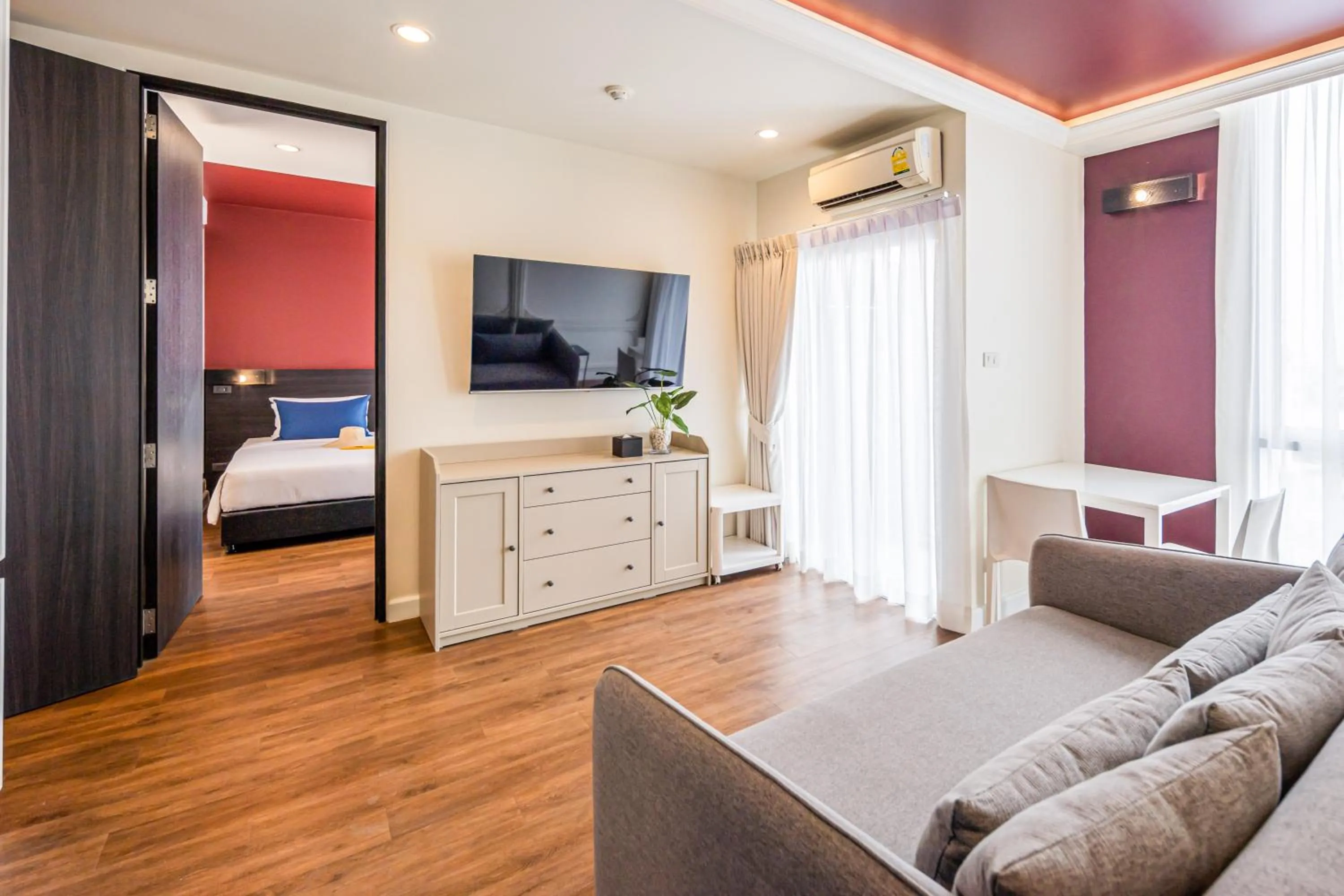 Bed in Blue Hippo & Red Crocodile Hotel