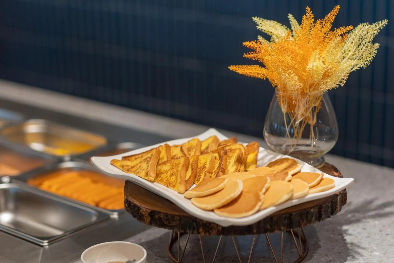 Restaurant/places to eat in Blue Hippo Hotel