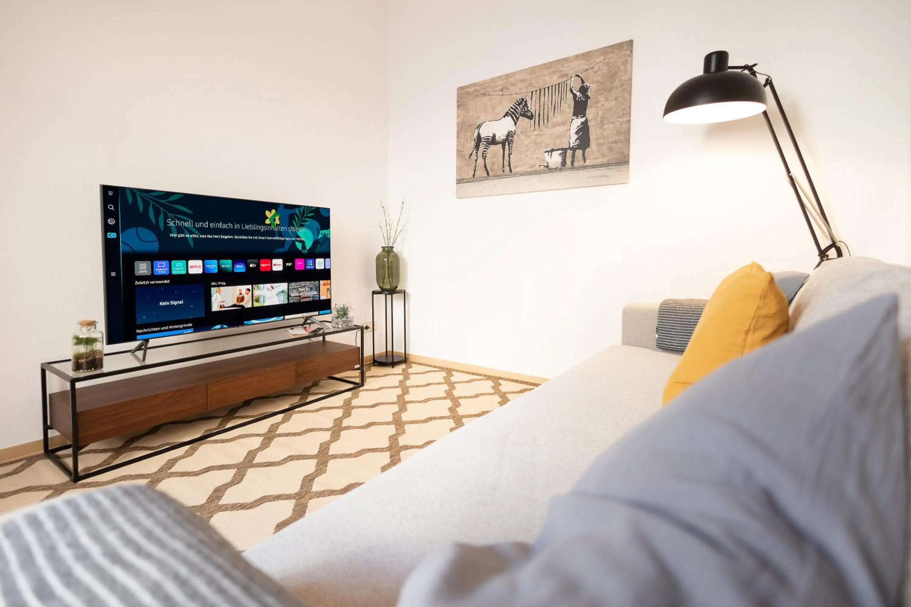 Living room, Bed in Apartments an der Oper - Innenstadt - Zentral - Küche - Wifi - Powered by Ko-Living