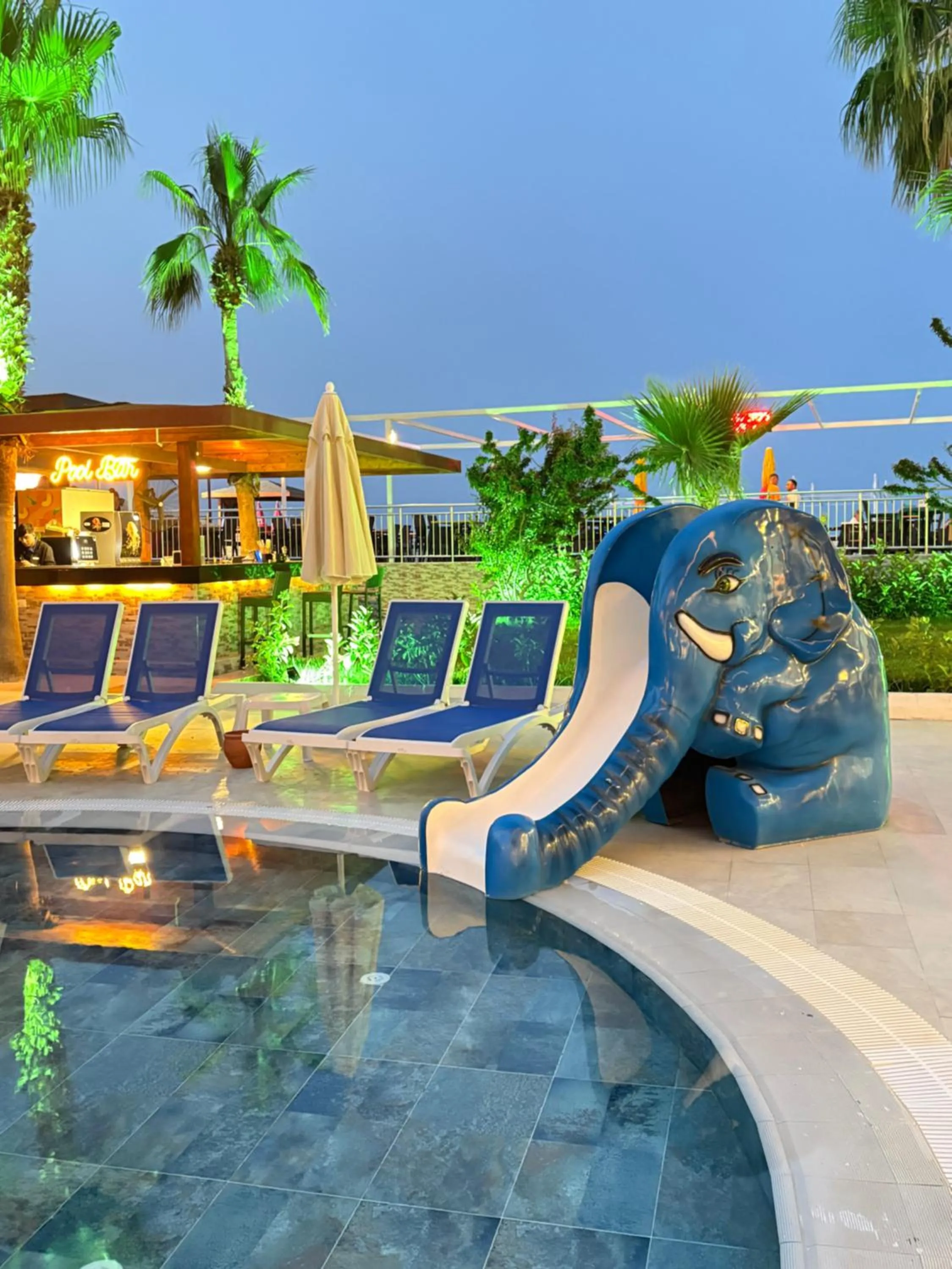 sunbed in SL La Perla Hotel Kemer