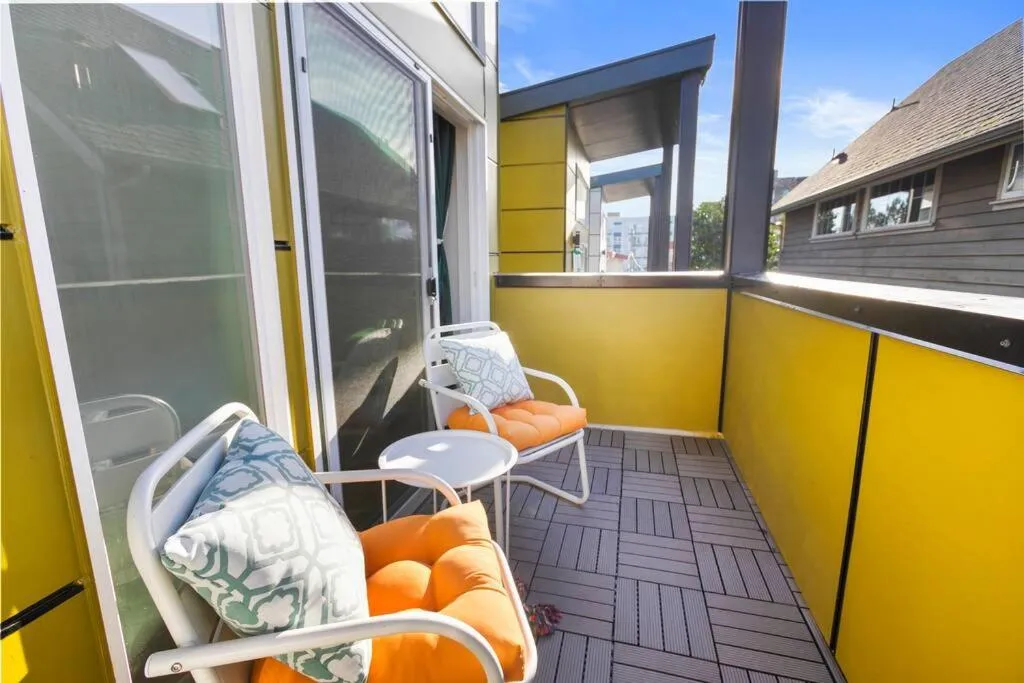 Modern Sustainable Design in Ballard - 92 Wlkscore