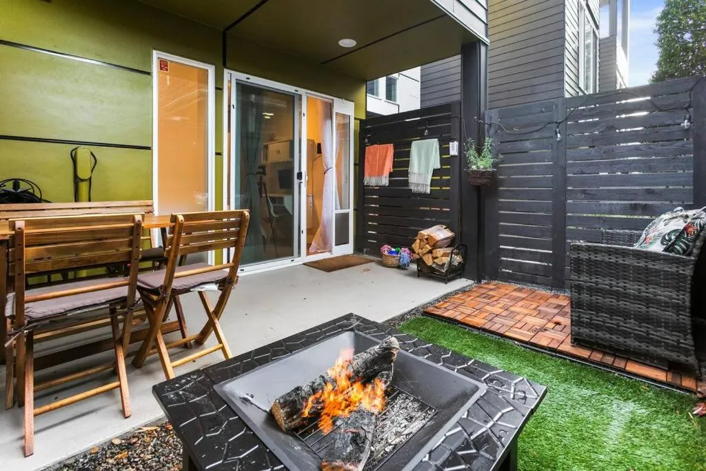 Modern Sustainable Design in Ballard - 92 Wlkscore
