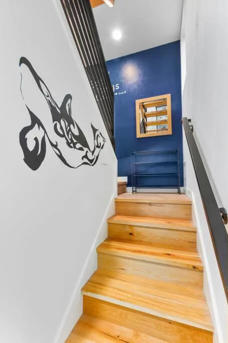 Modern Sustainable Design in Ballard - 92 Wlkscore